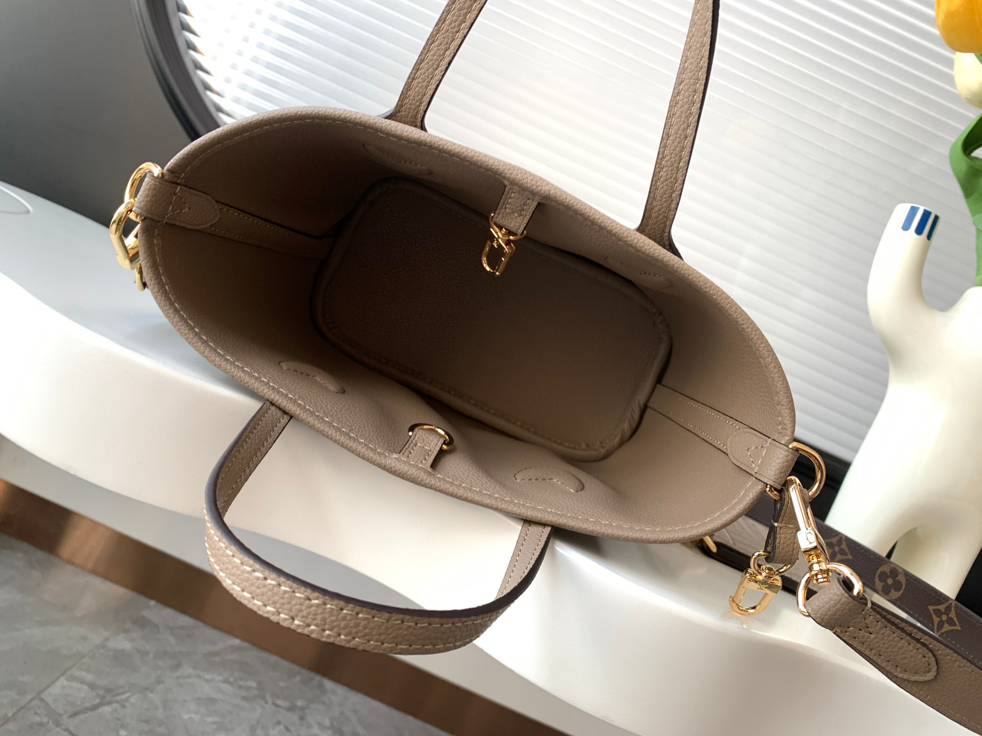 Louis Vuitton Neverfull Bandoulière Inside Out BB Handbag - Image 6