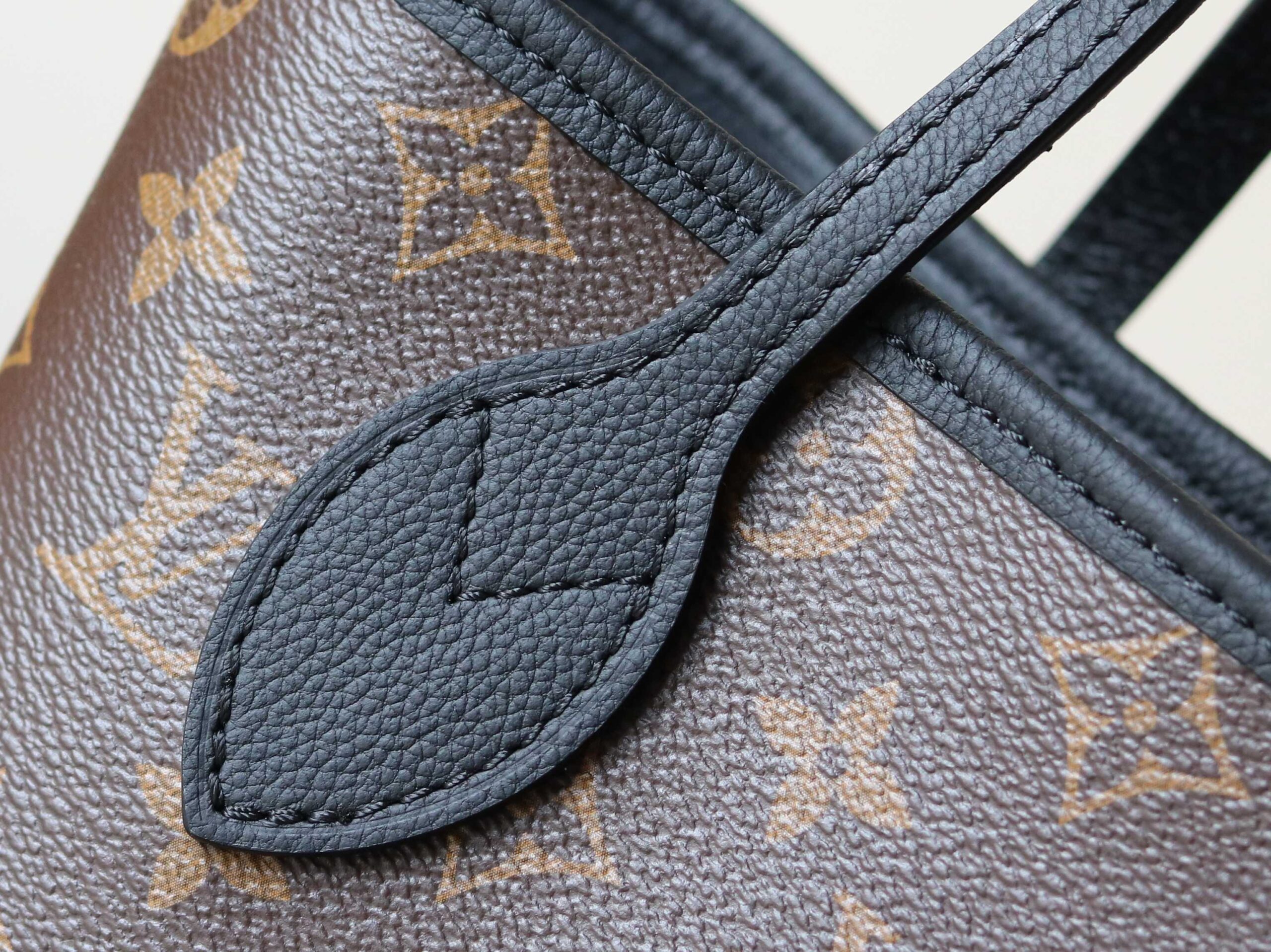 Louis Vuitton Neverfull Inside Out BB Reversible Shoulder Bag - Image 6