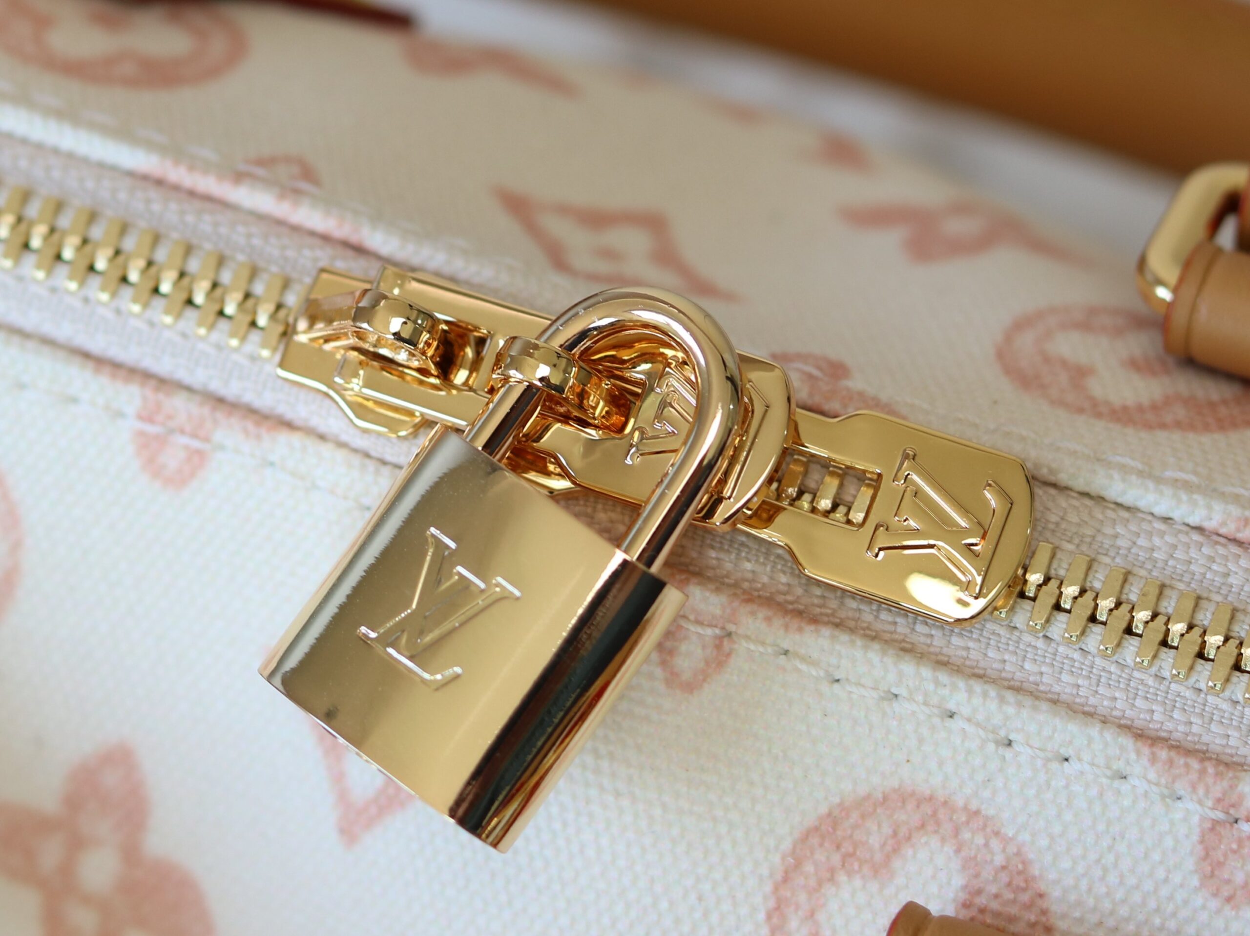 Louis Vuitton Speedy Bandoulière 20 Handbag - Image 6