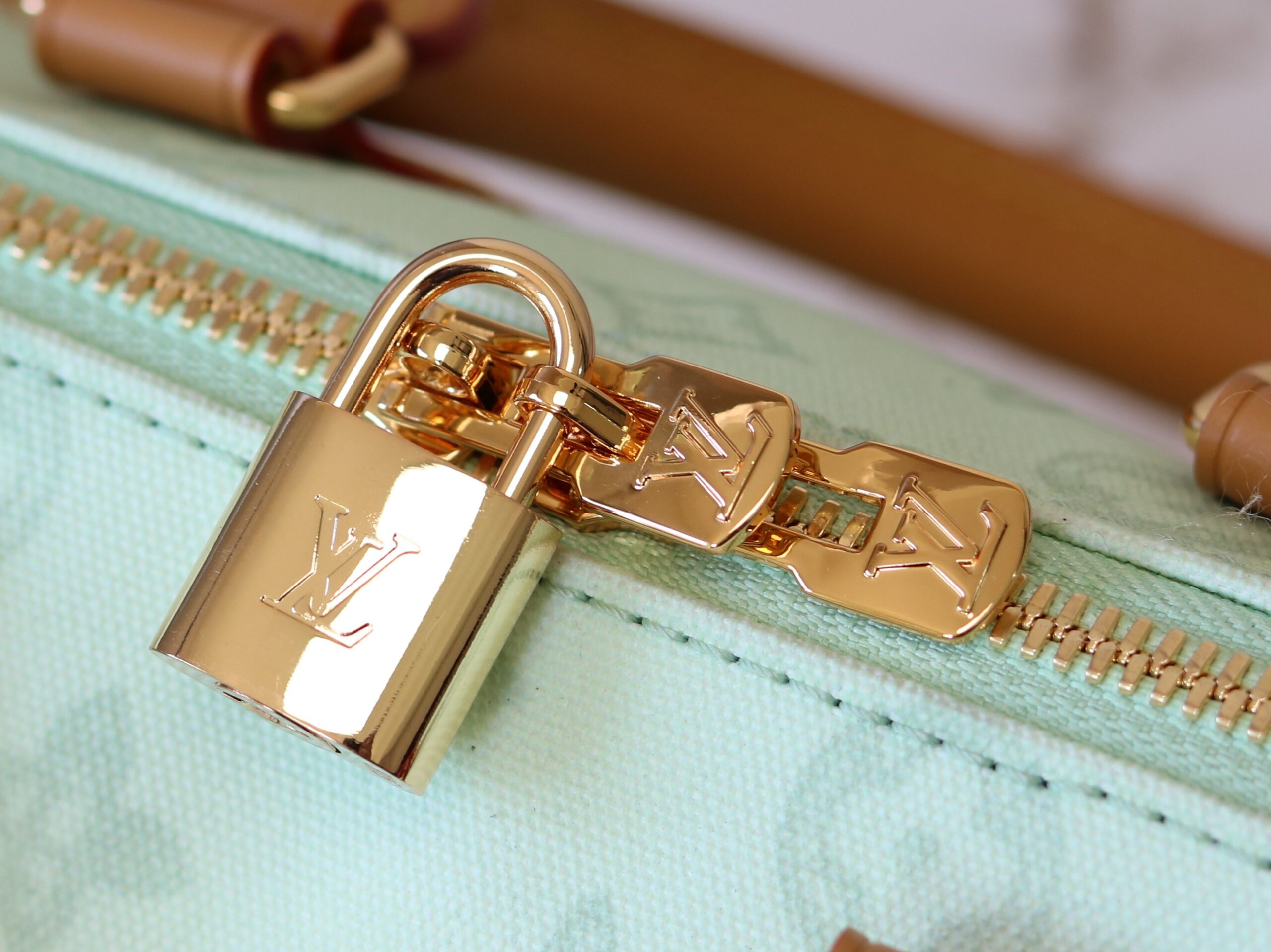 Louis Vuitton Speedy Bandoulière 20 Monogram Crossbody Bag - Image 6