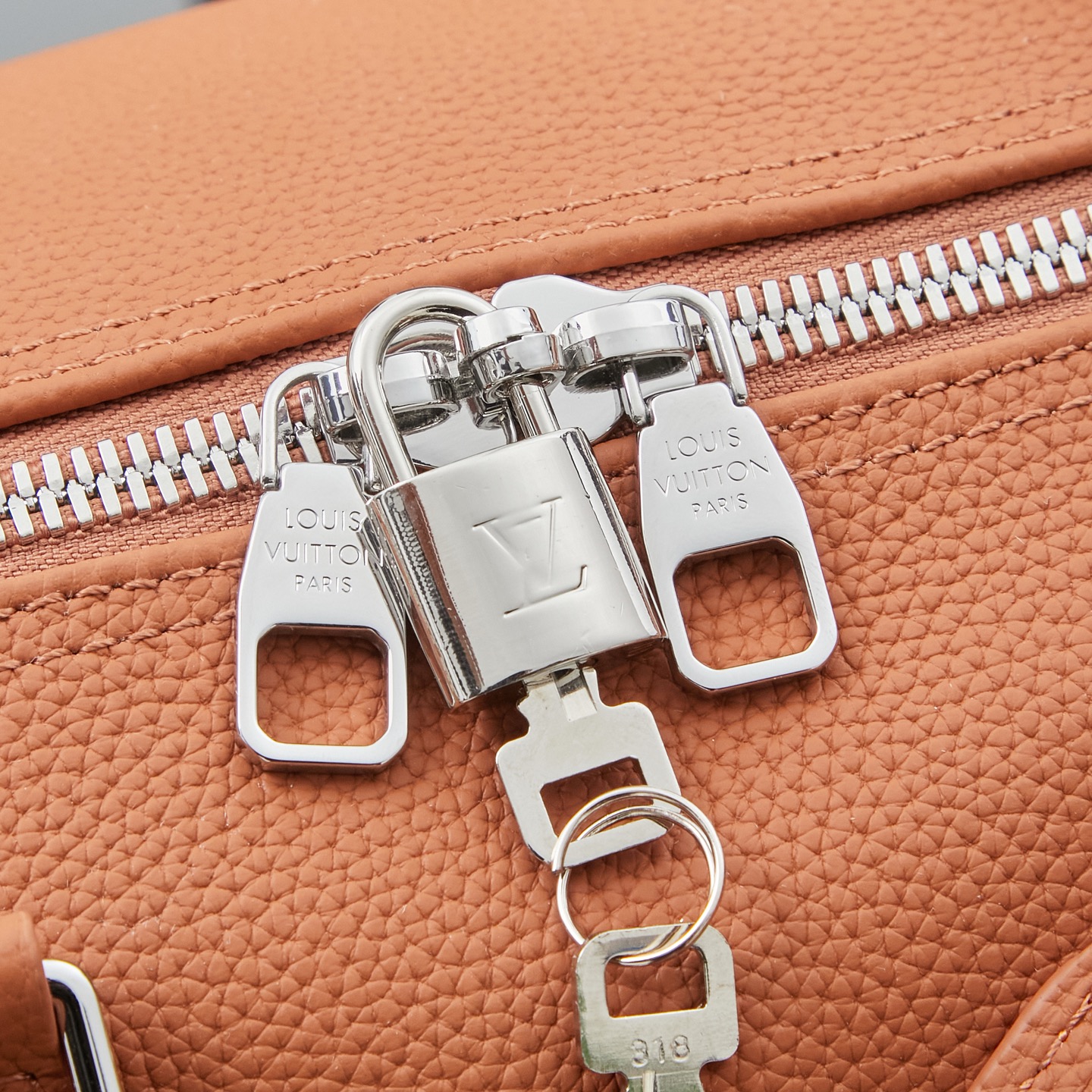 Louis Vuitton Keepall Bandoulière 50 Travel Bag - Image 6