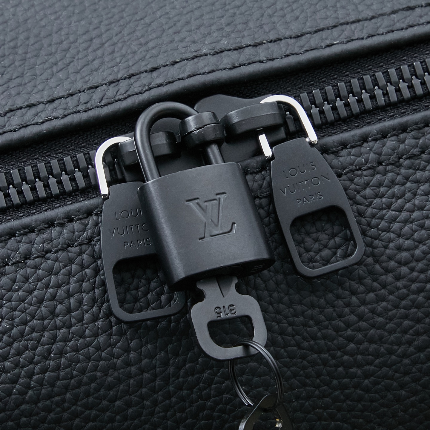 Louis Vuitton Keepall Bandoulière 50 Travel Bag - Image 6
