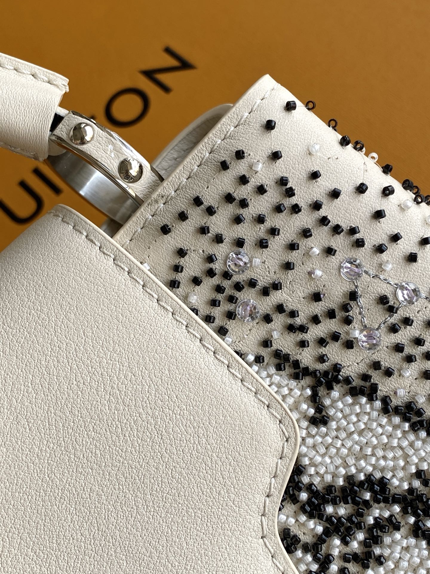Louis Vuitton Capucines Mini Handbag in Beaded Embroidered Calfskin - Image 6