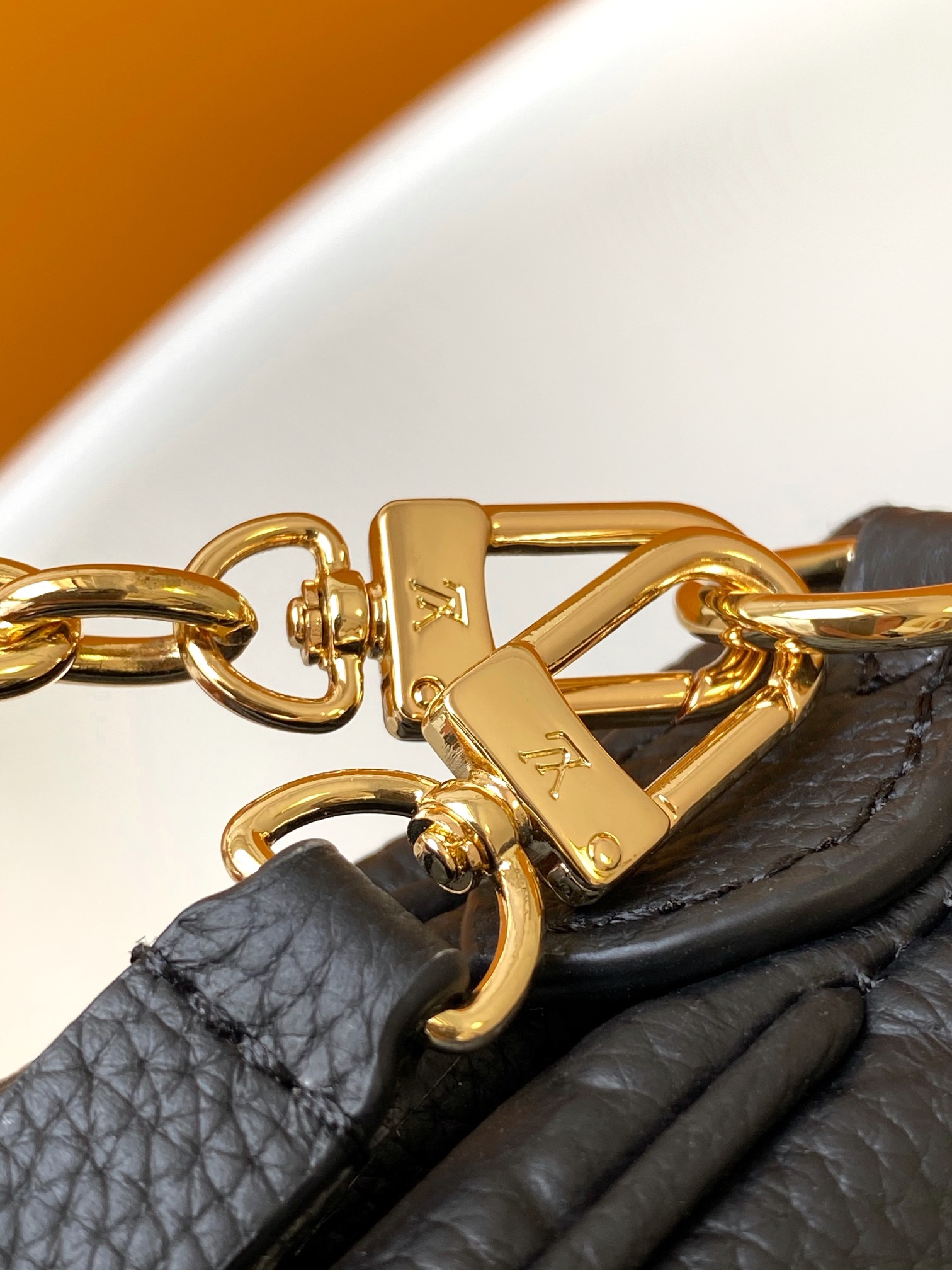 Louis Vuitton Liv Pochette Crossbody Bag - Image 6