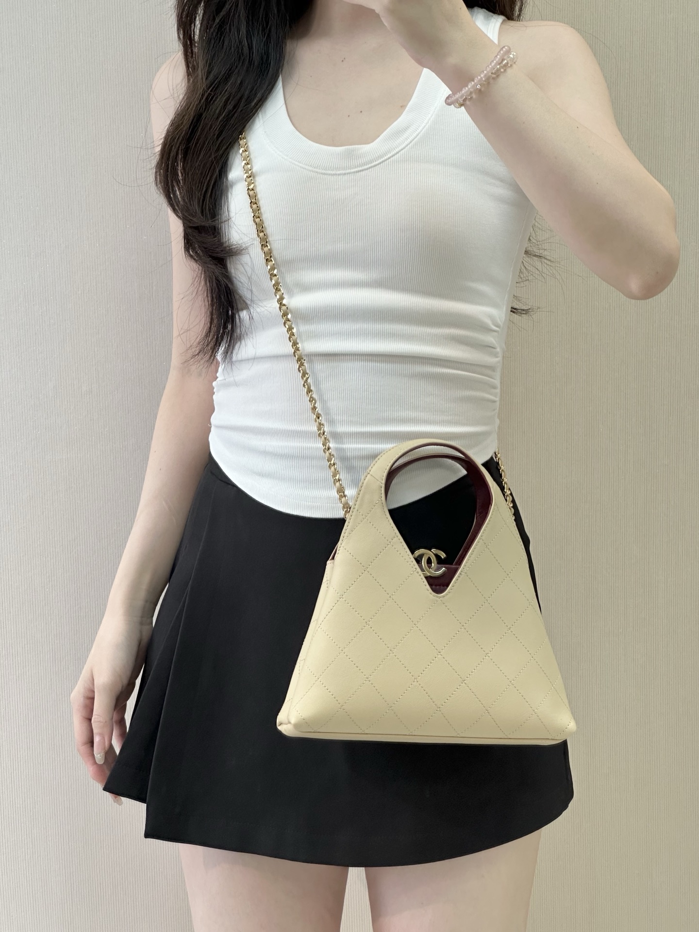 Chanel 26A Black Leather Triangular Hobo Shoulder Bag - Image 6