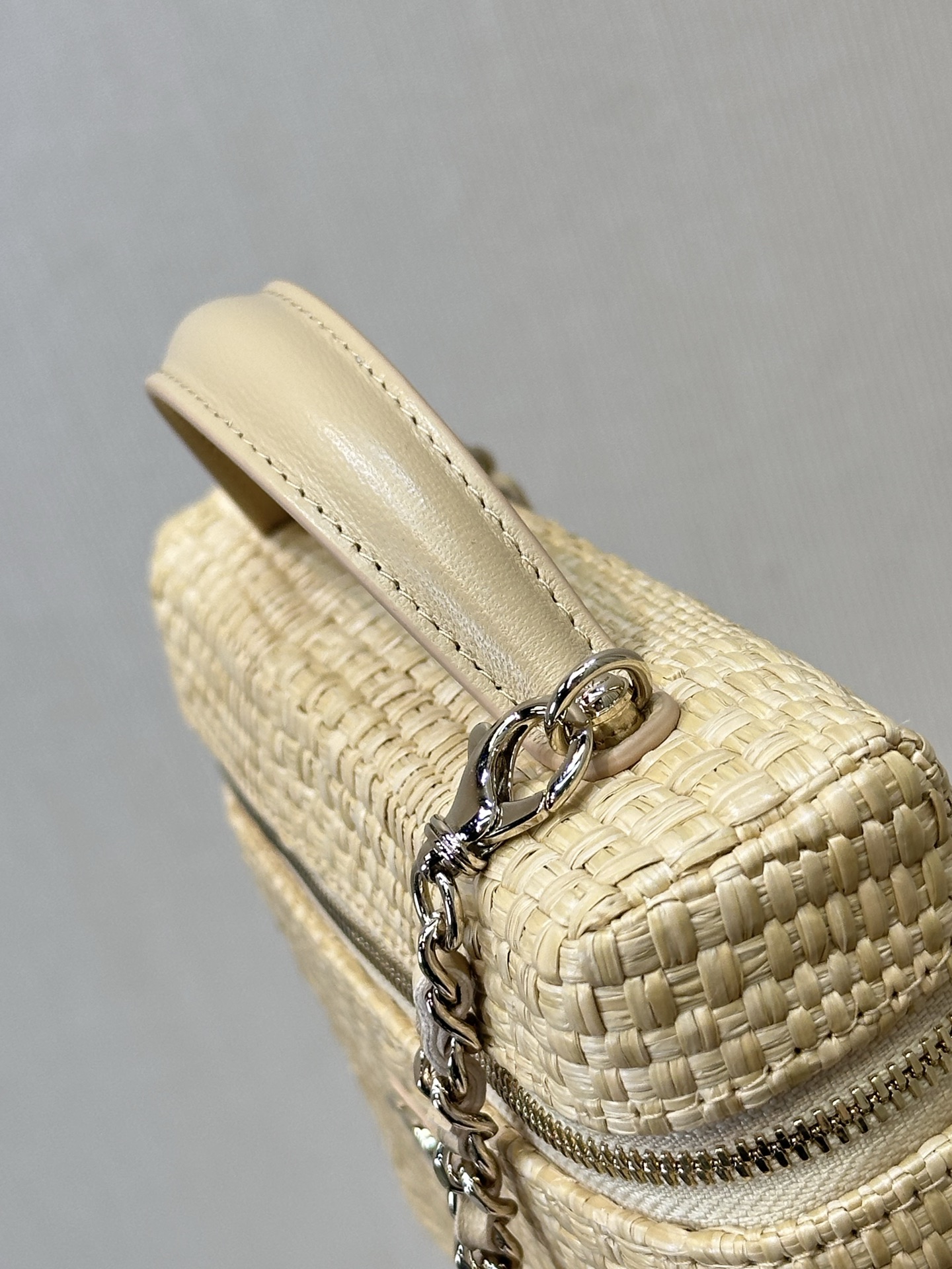 Chanel 26P Woven Box Bag - Image 6