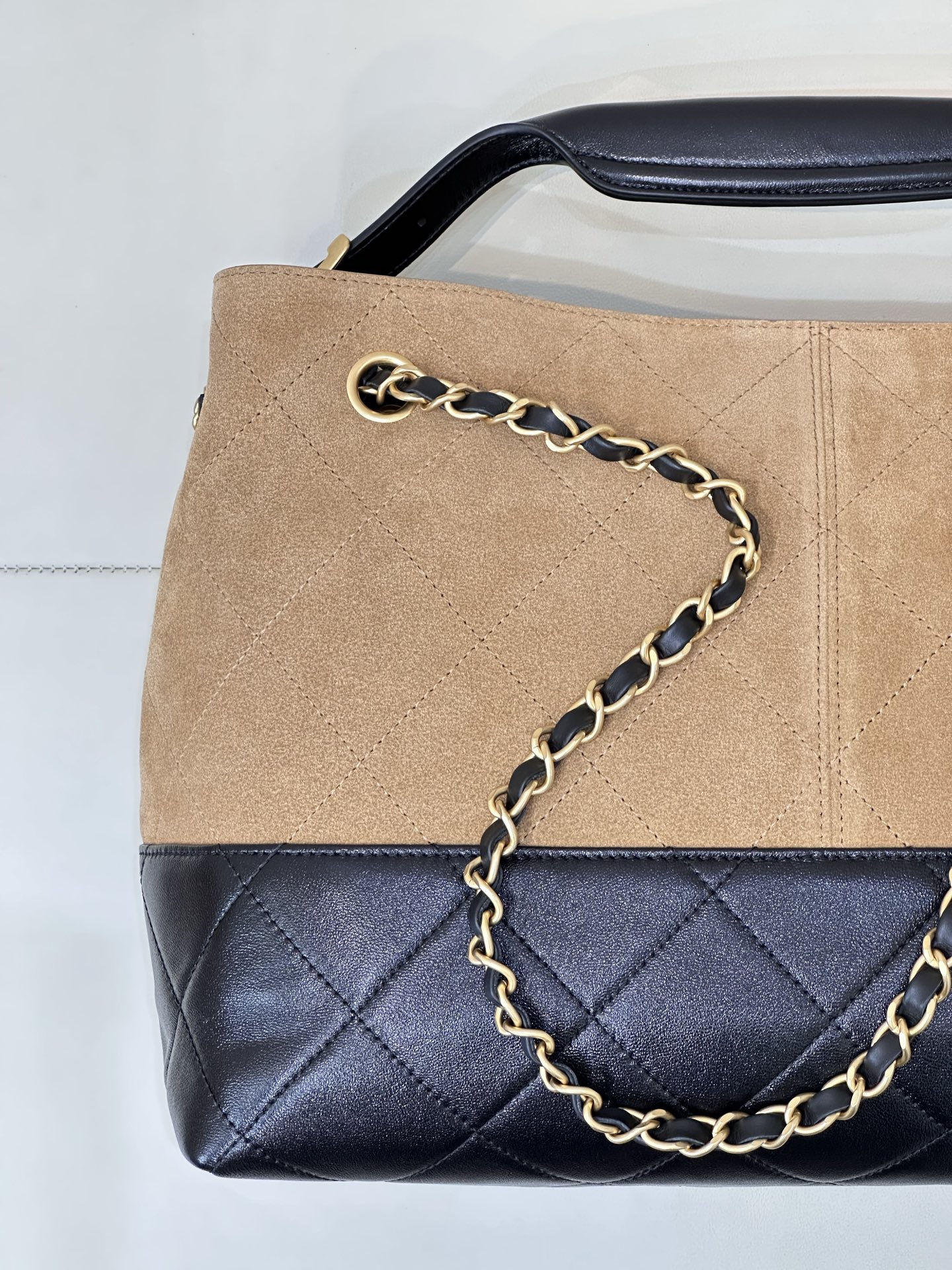 Chanel Craft Workshop Handbag, 14.17 x 9.45 x 4.72 in - Image 6