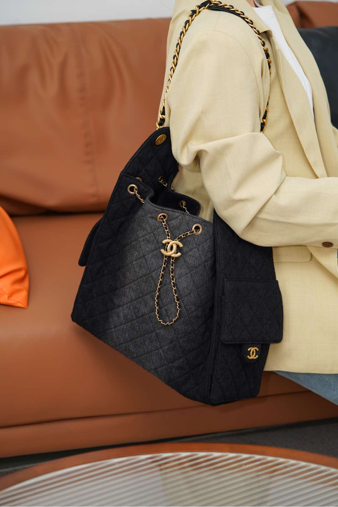 Chanel 25 Large Denim Drawstring Bucket Handbag - Image 6