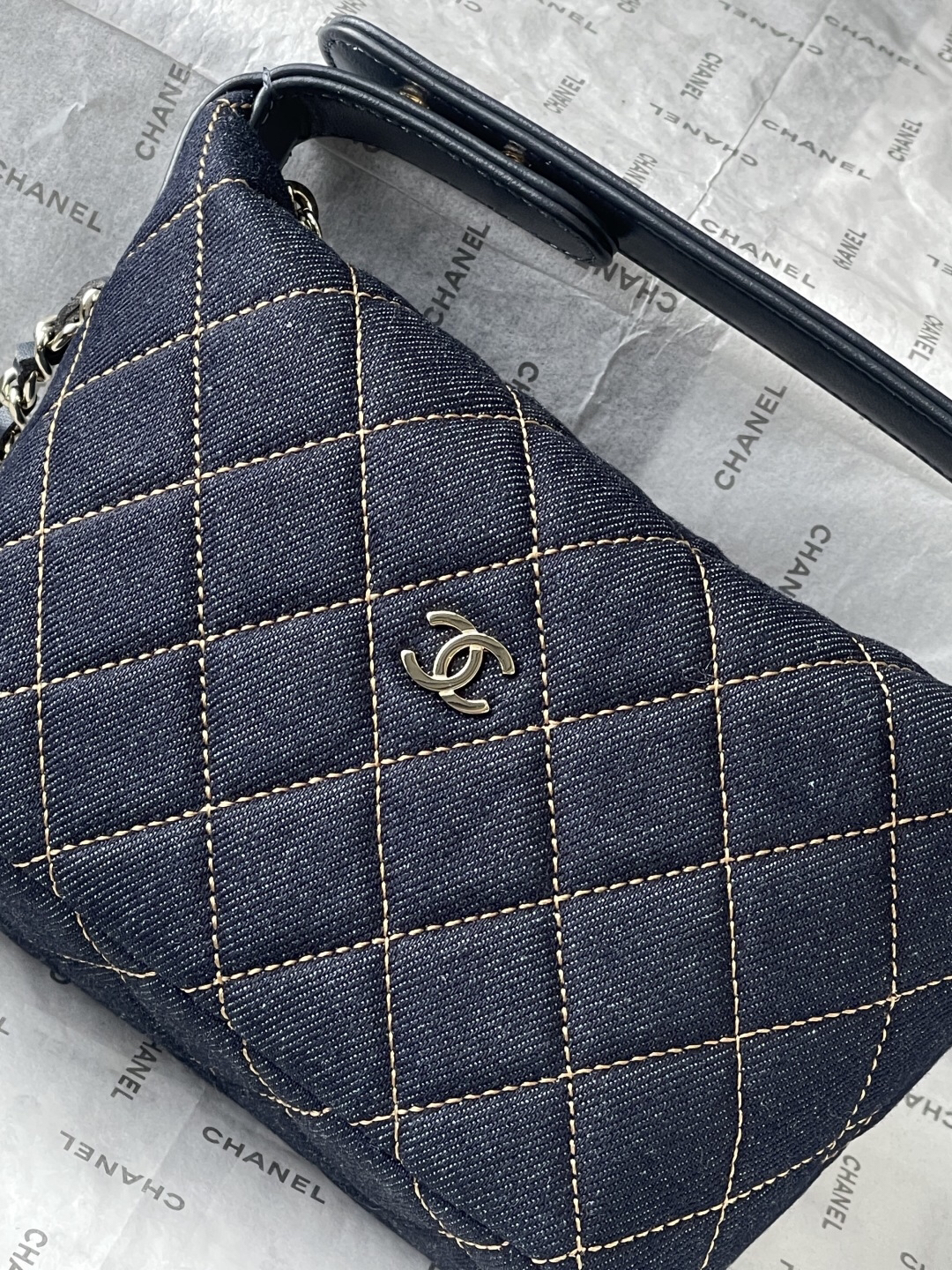 Chanel Denim Box Bag with Diamond Pattern - Image 6
