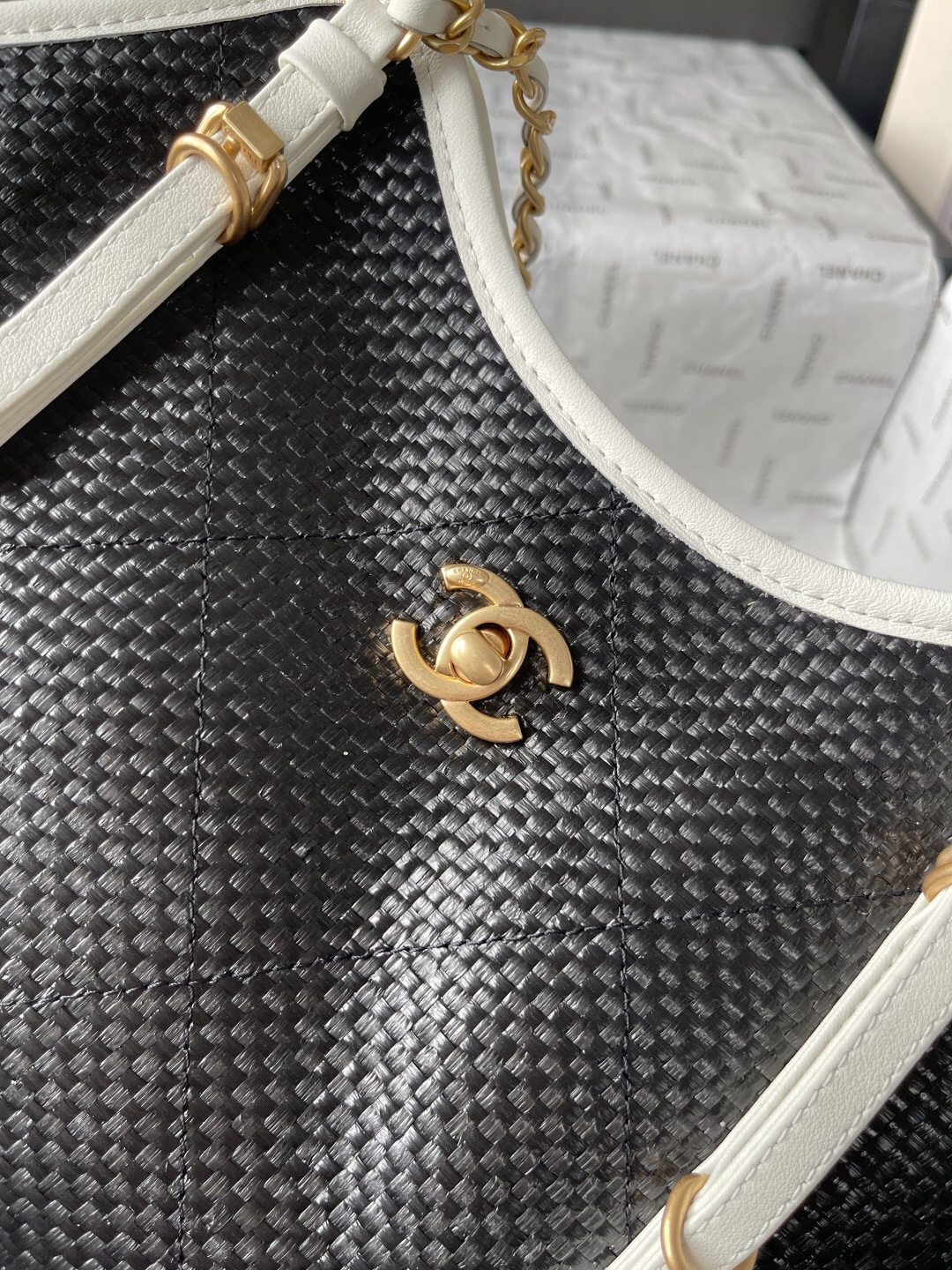 Chanel 25S Maxi Hobo Tote Bag - Image 6