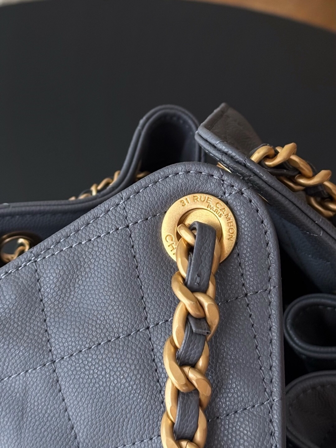 Chanel 25C Quilted Leather Hobo Shoulder Bag - Image 6