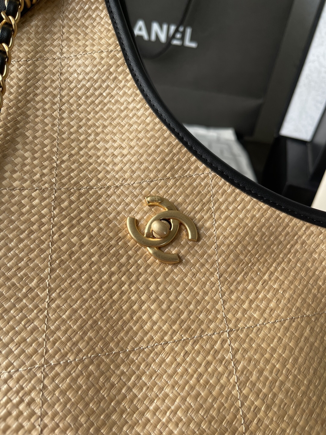 Chanel 25S Maxi Hobo Tote Bag - Image 6