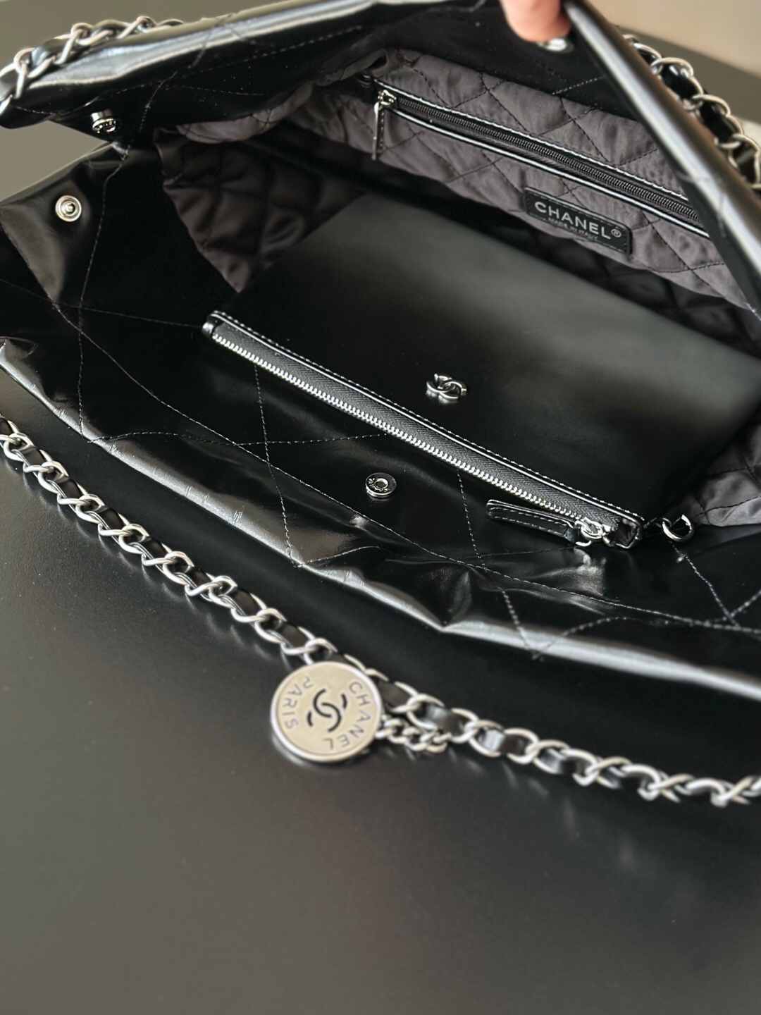Chanel AS3261 Waxed Calfskin Shoulder Bag - Image 6