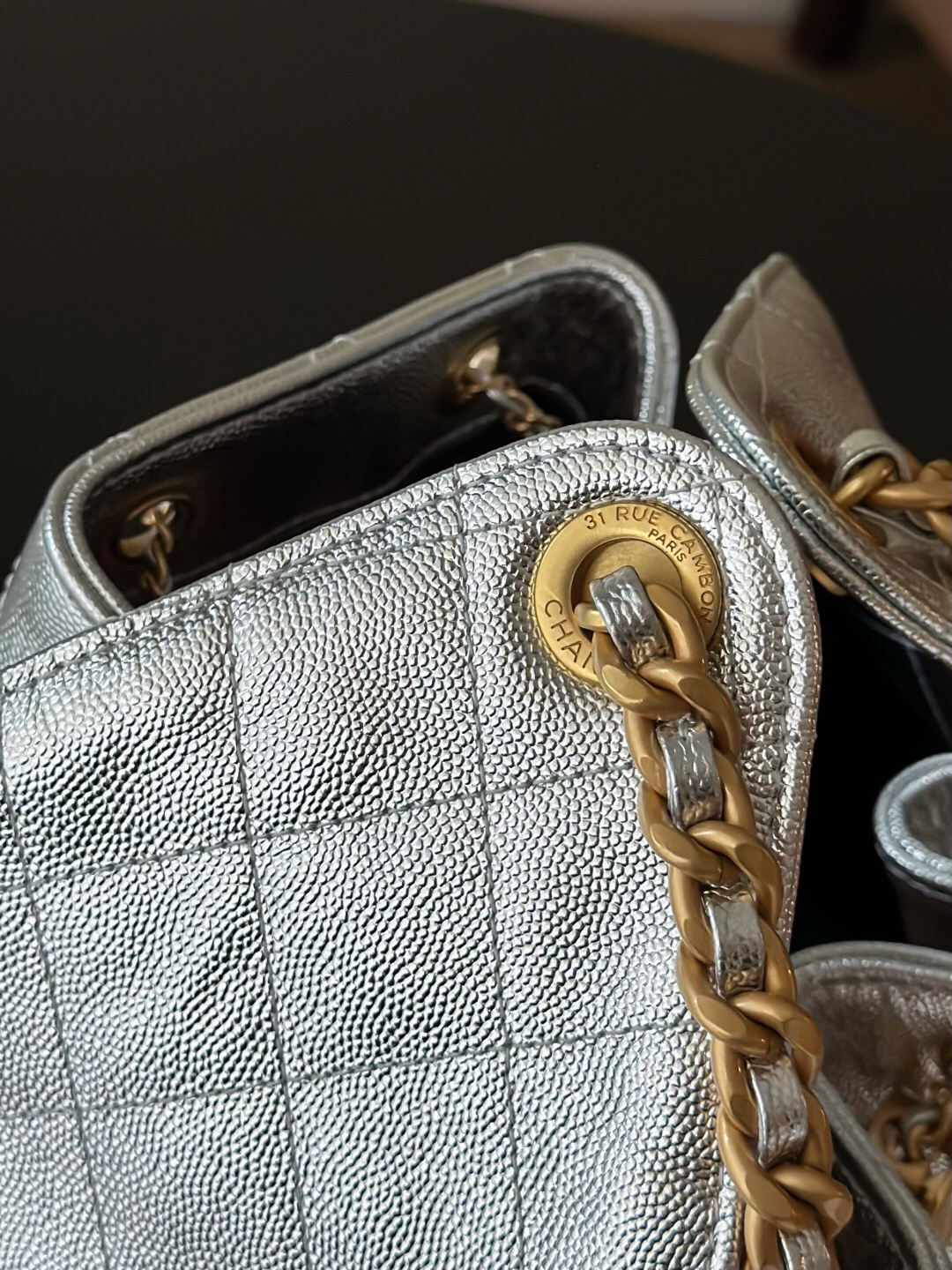 CHANEL 25C Quilted Leather Hobo Shoulder Bag - Image 6