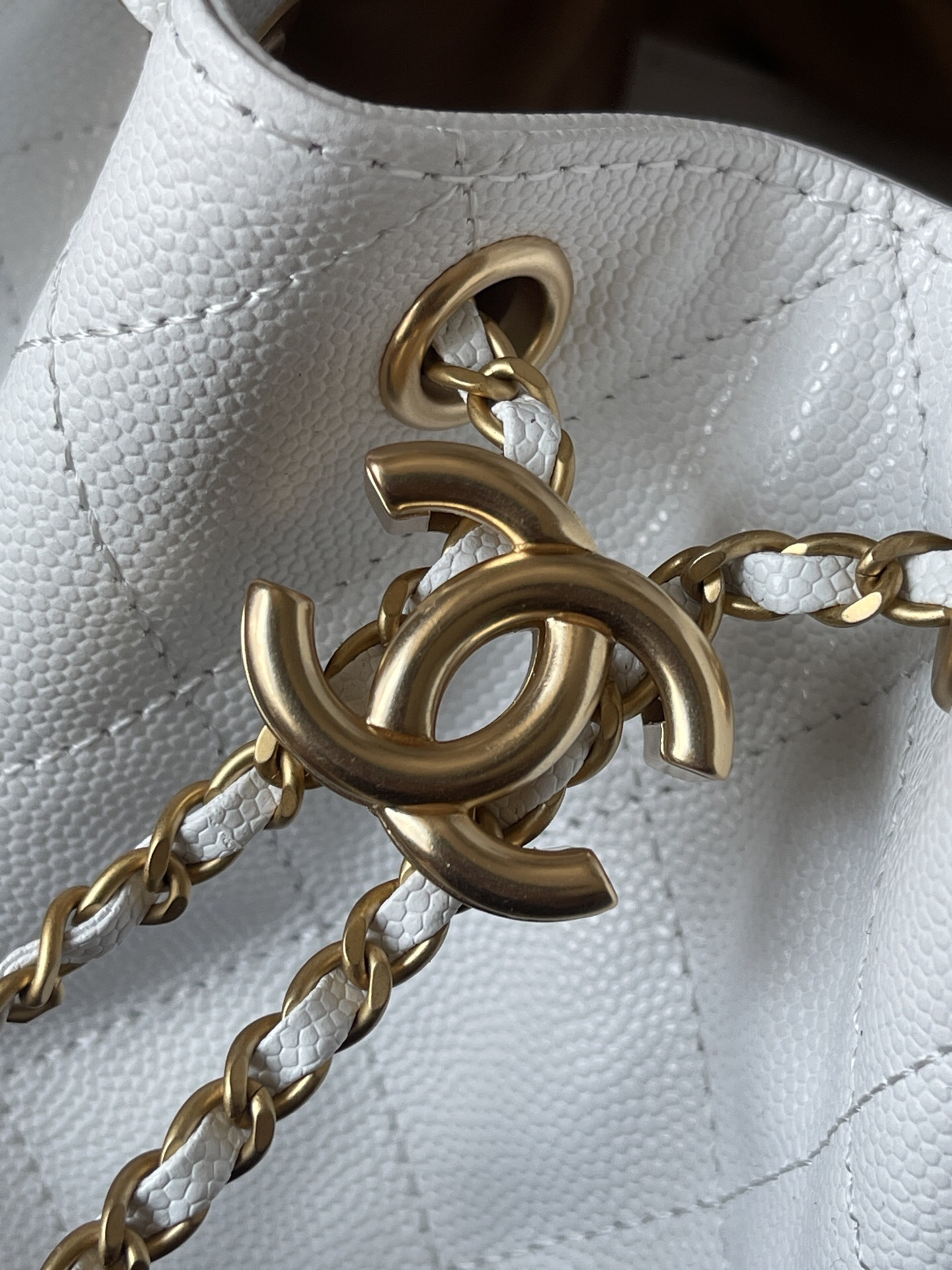 Chanel Small Pebbled Leather Hobo Shoulder Bag - Image 6