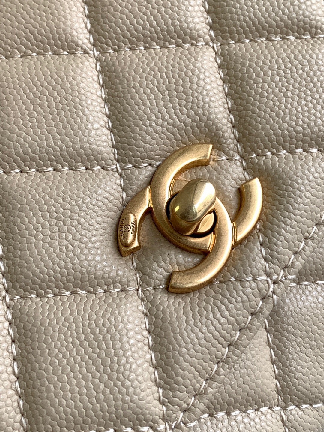 Chanel Coco Handle Mini Top-Handle Handbag AS2215 - Image 6