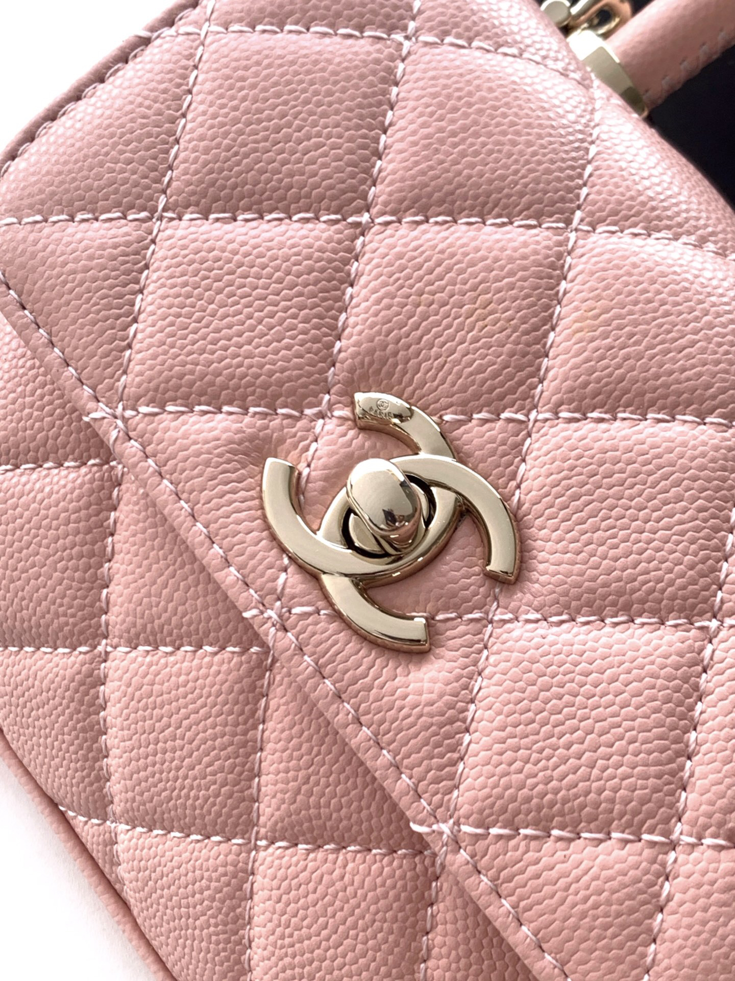 Chanel Coco Handle Handbag AS4244 - Image 6