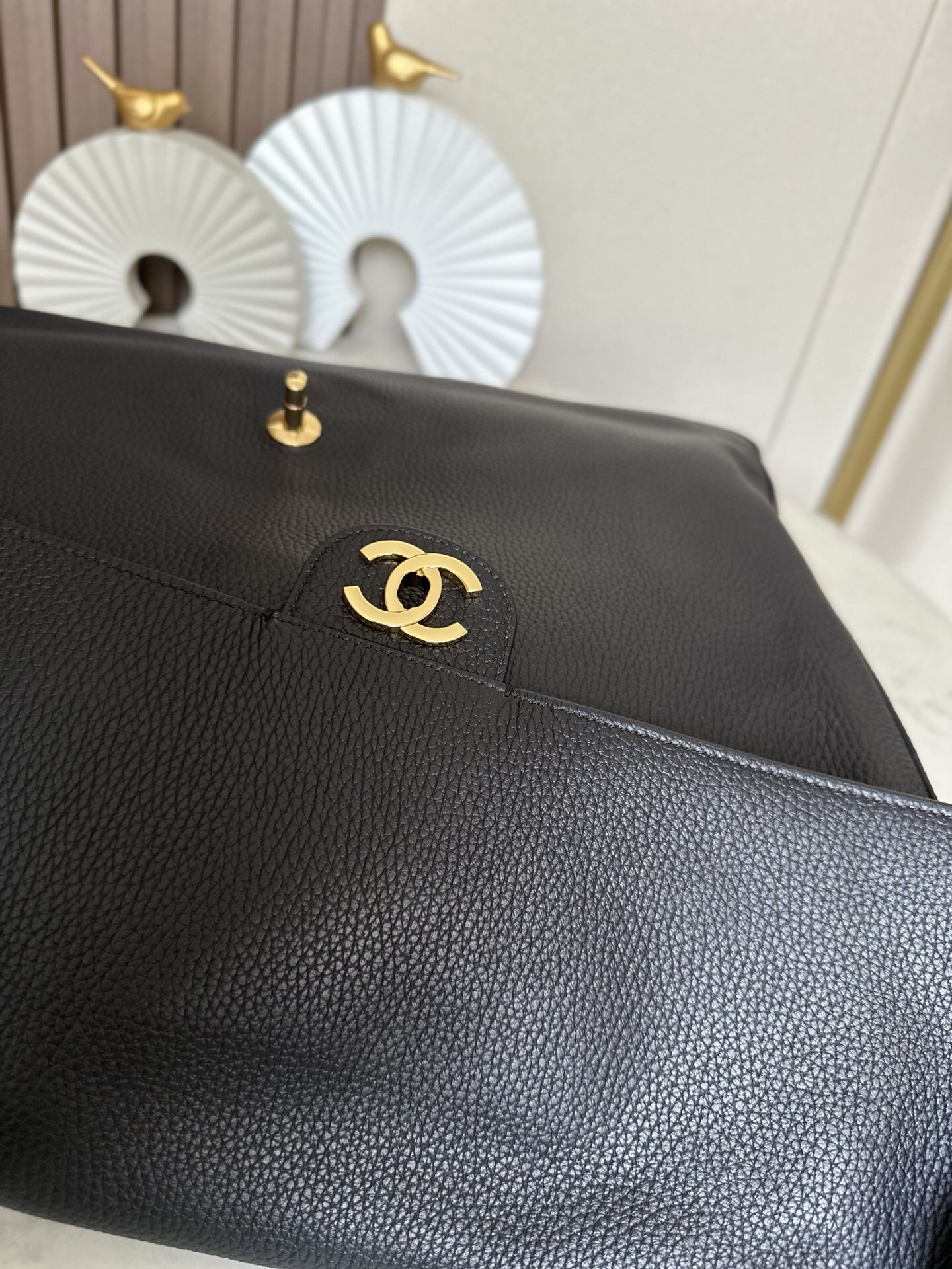 Chanel Maxi Flap Handbag in Black with Gold-Tone Hardware - Image 6