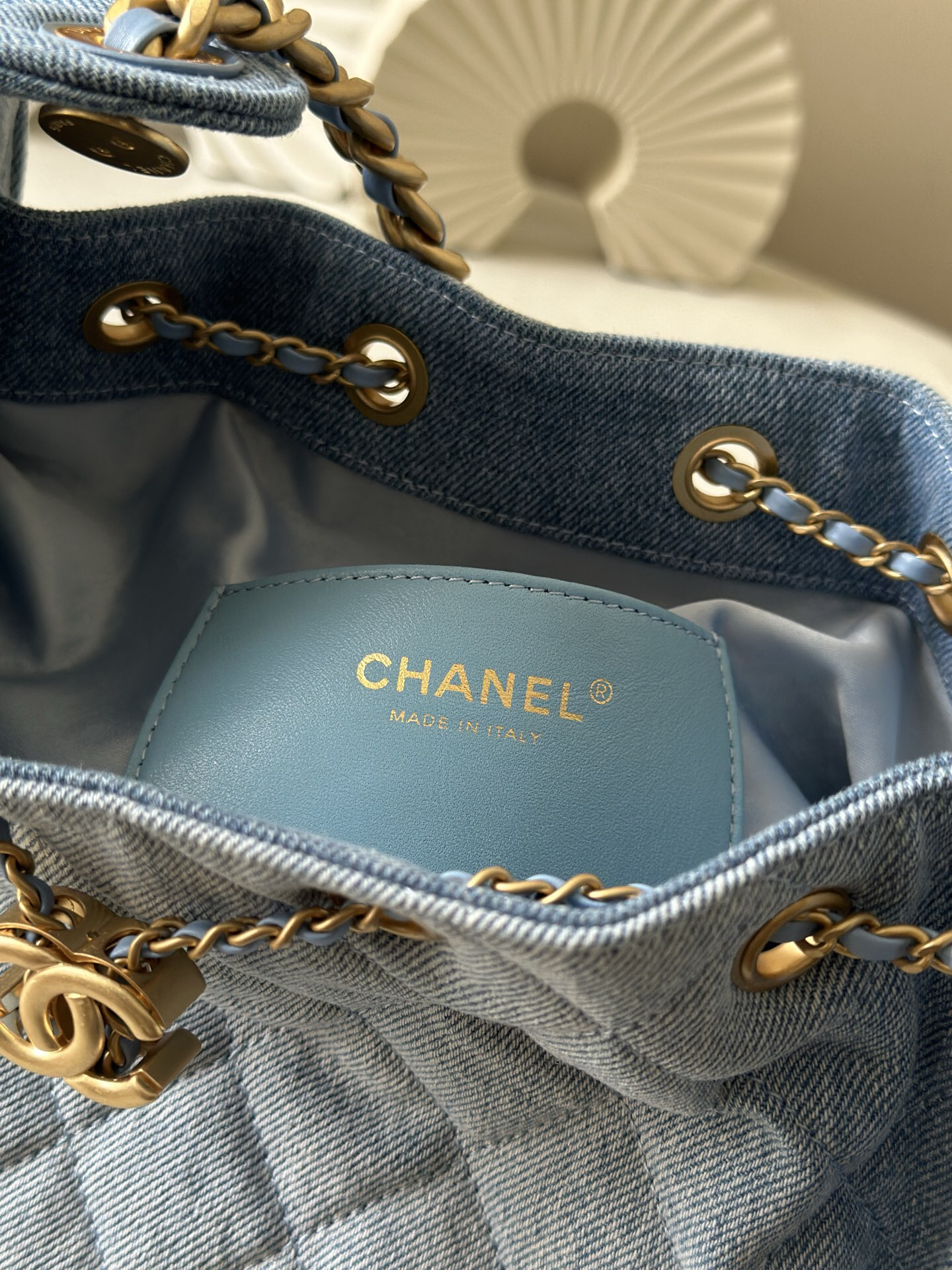 Chanel 25C Small Hobo Shoulder Bag - Image 6
