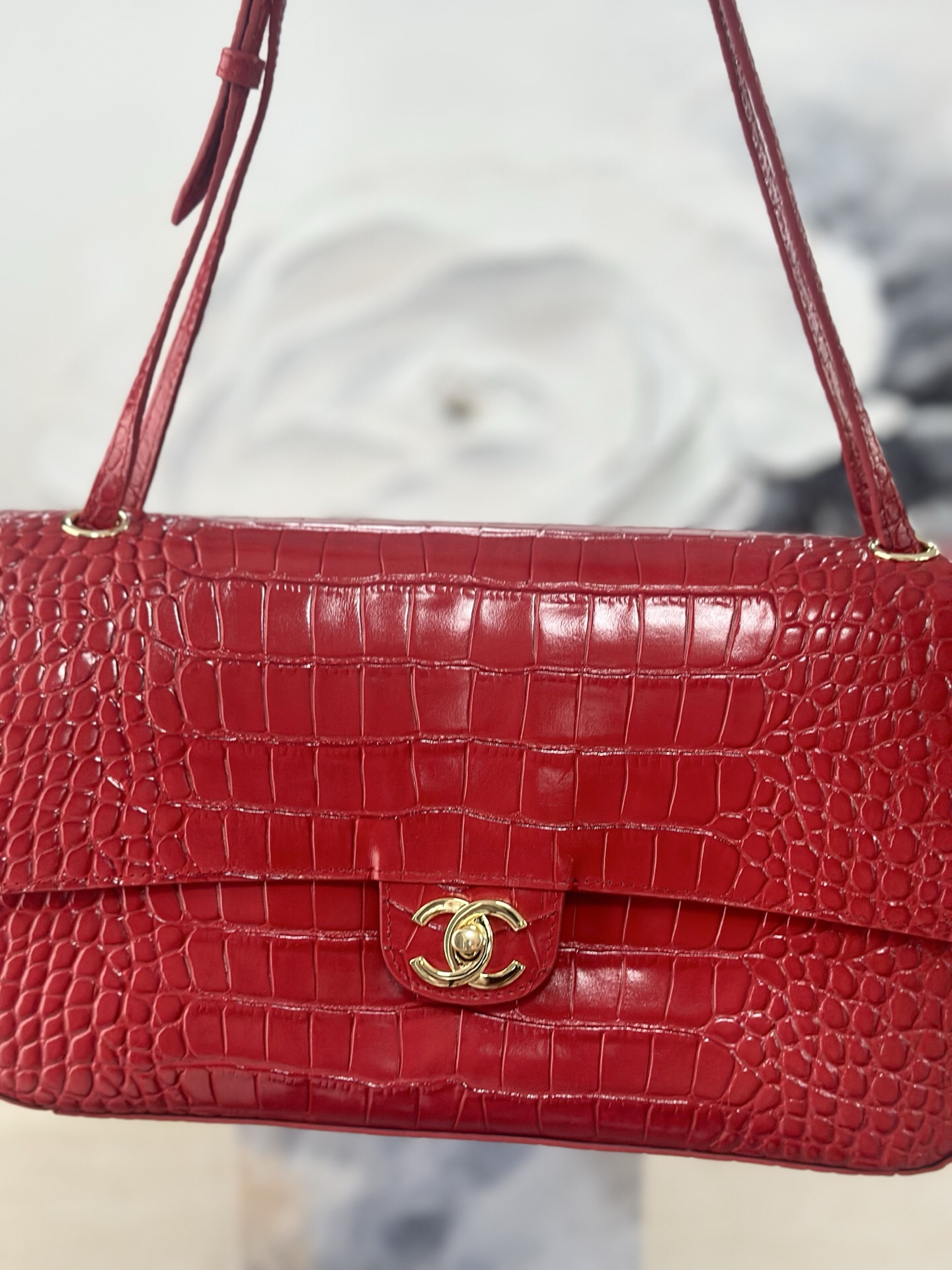 Burgundy Crocodile-Pattern Leather Large Flap Handbag with Gold Clasp - Image 6