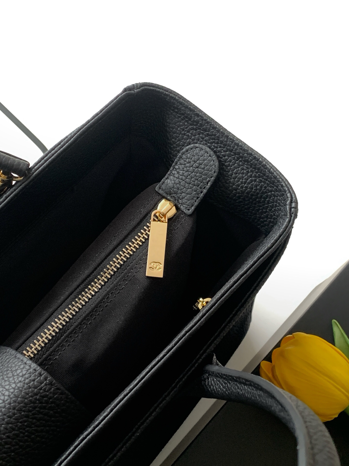 Chanel Cerf Medium Black and Gold Tote Bag - Image 6