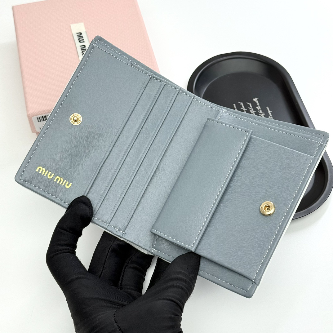 Miu Miu Leather Wallet - Image 6