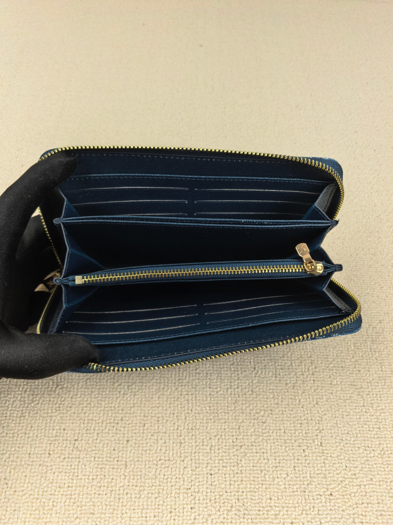 Louis Vuitton Zippy Wallet in Monogram Denim, M82958 - Image 6