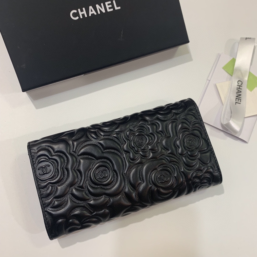 Chanel Camellia Lambskin Wallet with Gold Clasp - Image 6
