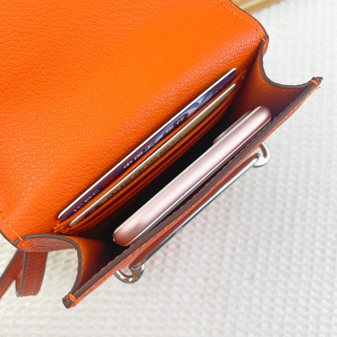 Hermès Pig Nose Crossbody Bag - Image 6