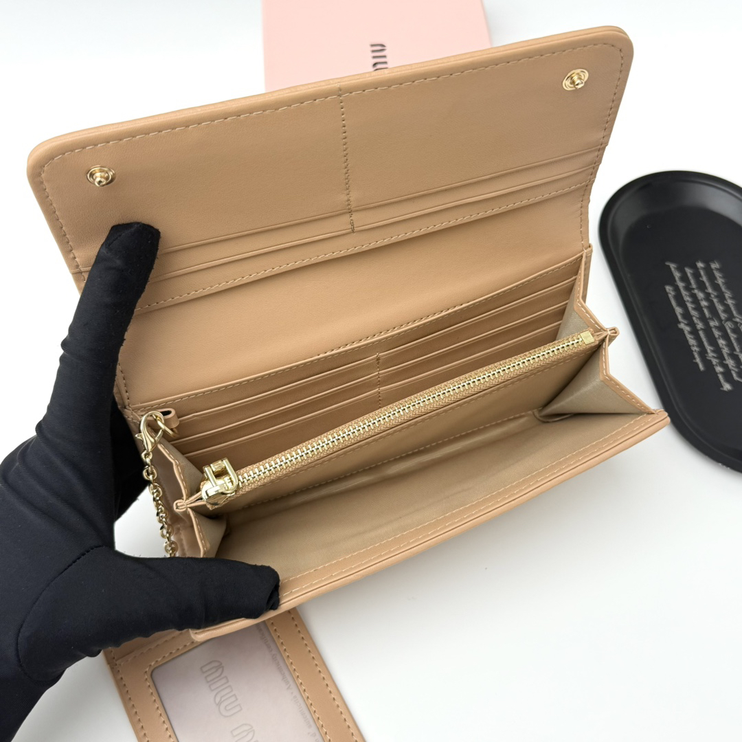 Miu Miu Leather Wallet 943 - Image 6