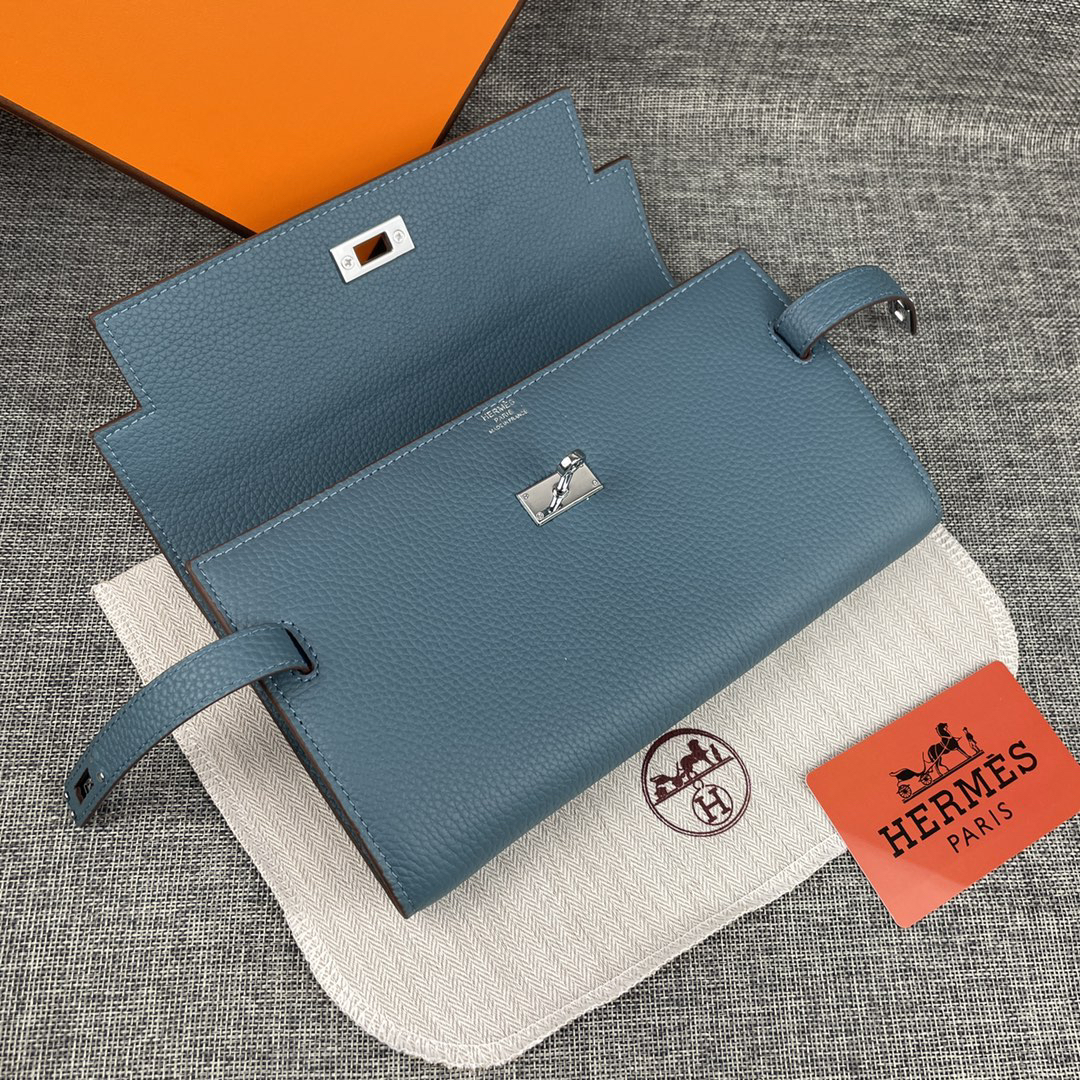 Hermès Kelly Leather Handbag - Image 6