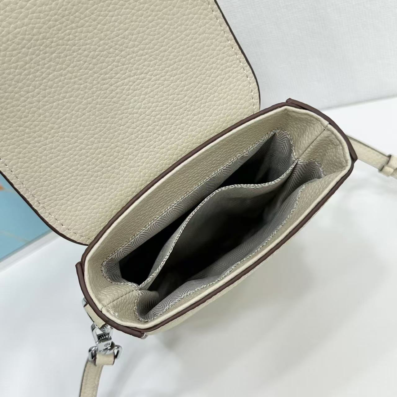 Hermès Togo Leather Convertible Crossbody Bag - Image 6
