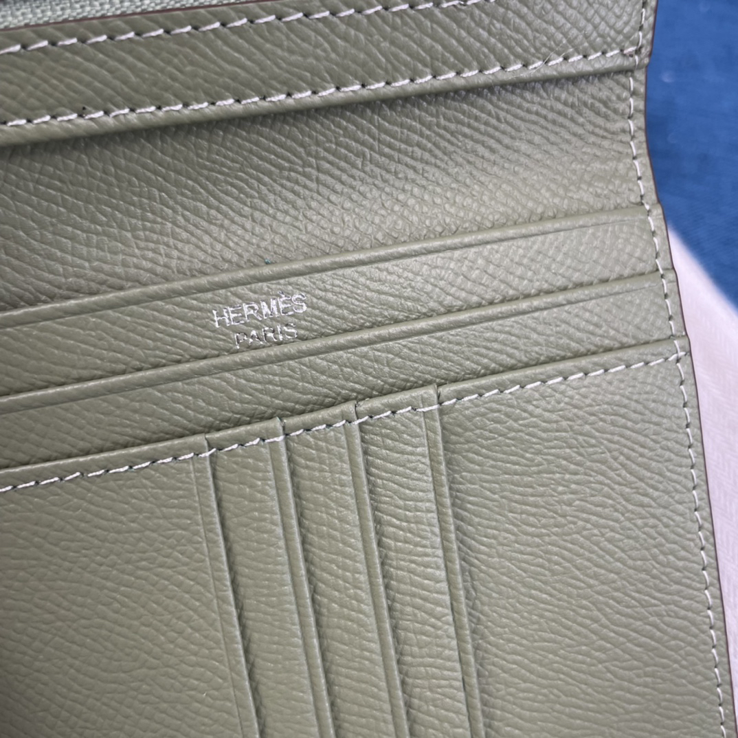 Hermes 220 Vertical Leather Wallet - Image 6