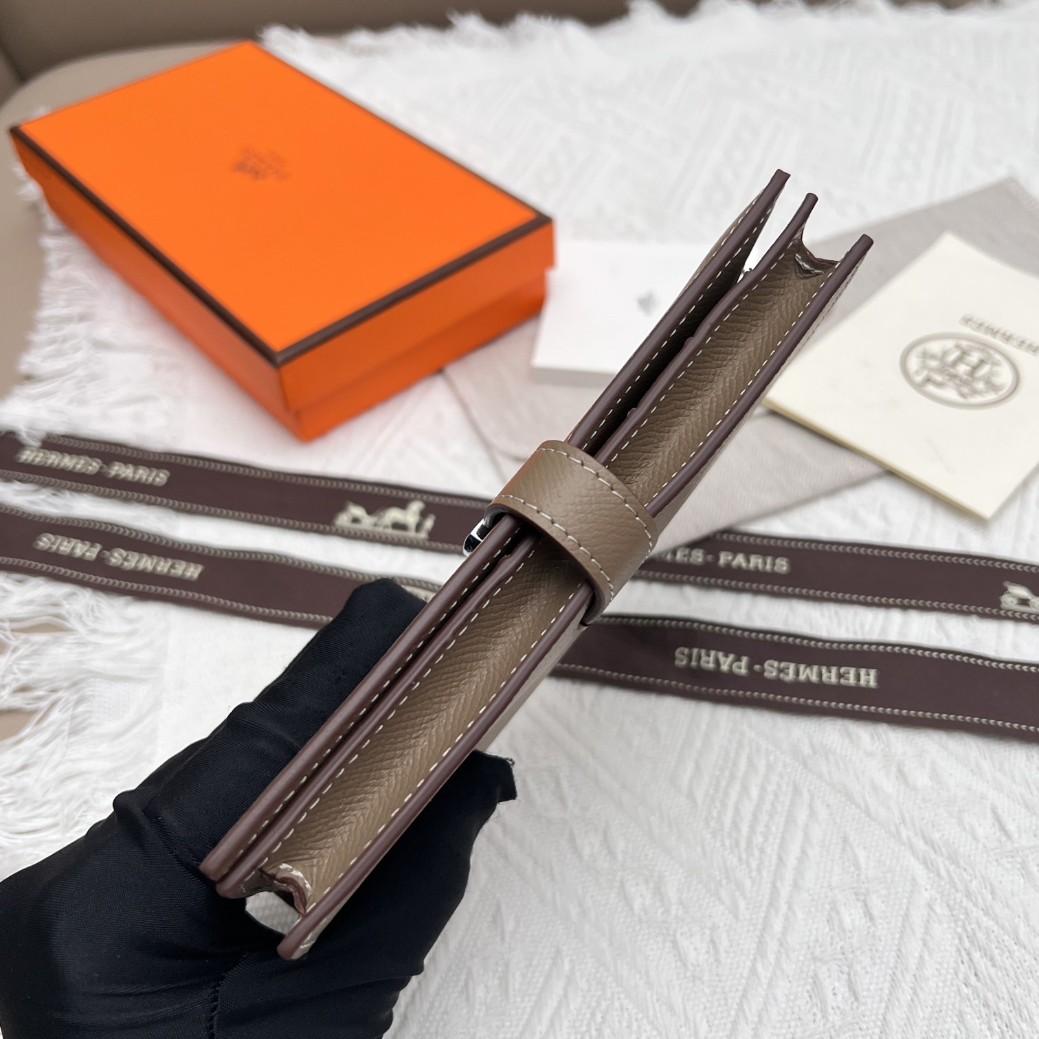 Hermès Togo Calfskin Vertical Zip Wallet - Image 6