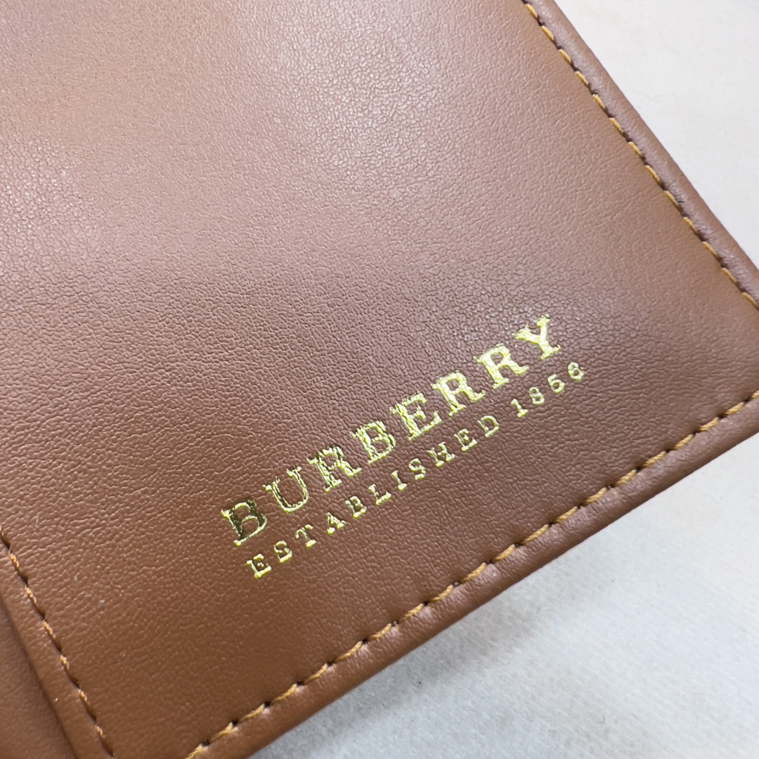 Burberry Vintage Patchwork Calf Leather Bifold Wallet - Image 6