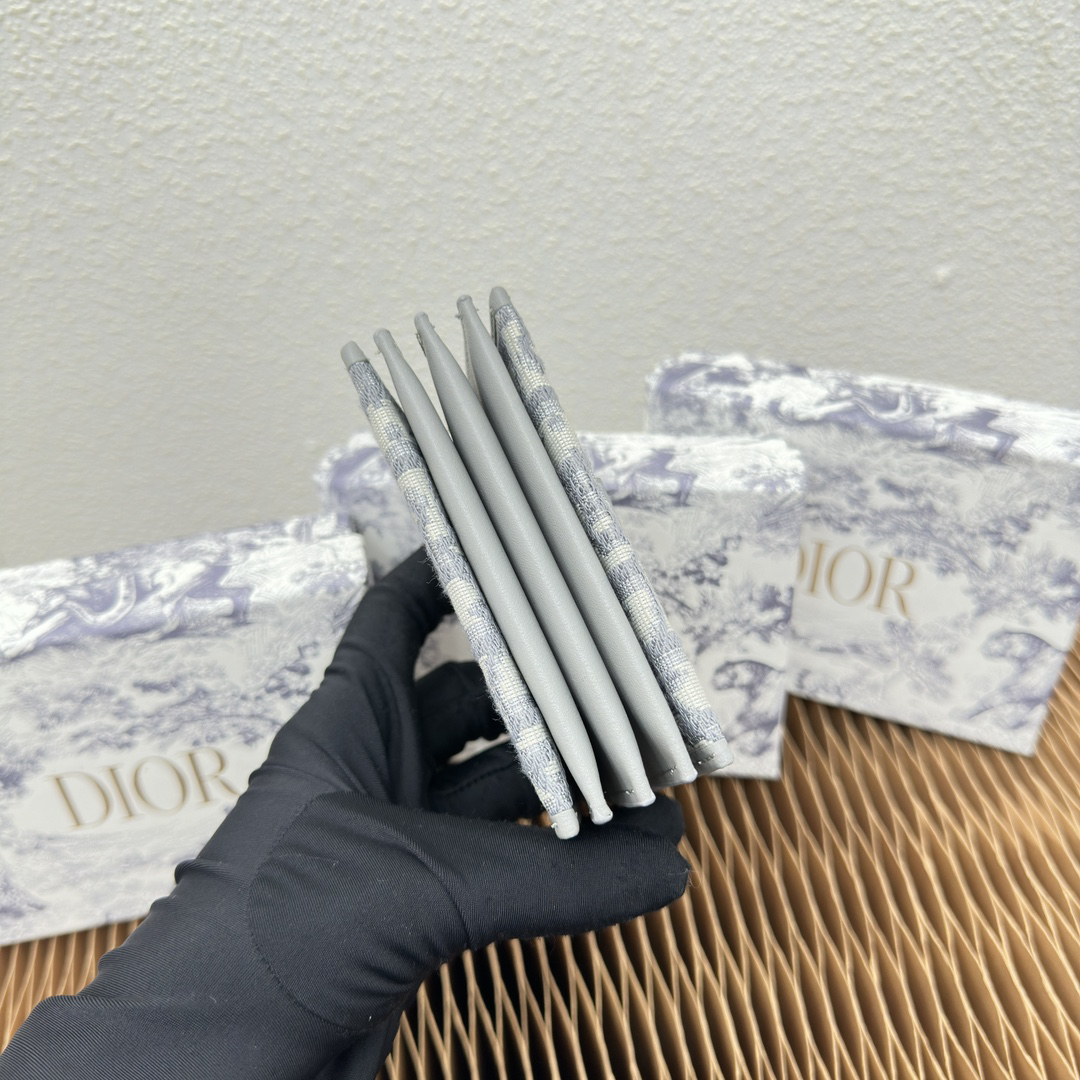 Dior Montaigne 5-Slot Card Holder - Image 6