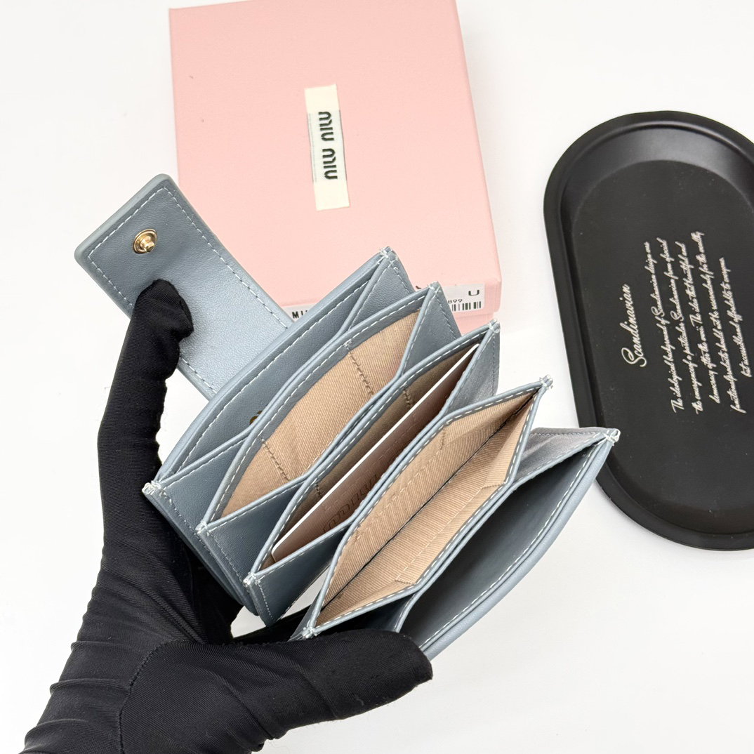 Miu Miu Pleated Leather Card Holder V11 - Image 6