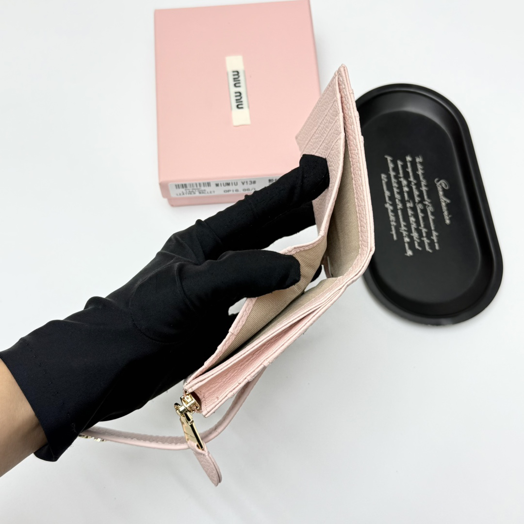 Miu Miu V13 Leather Bag - Image 6
