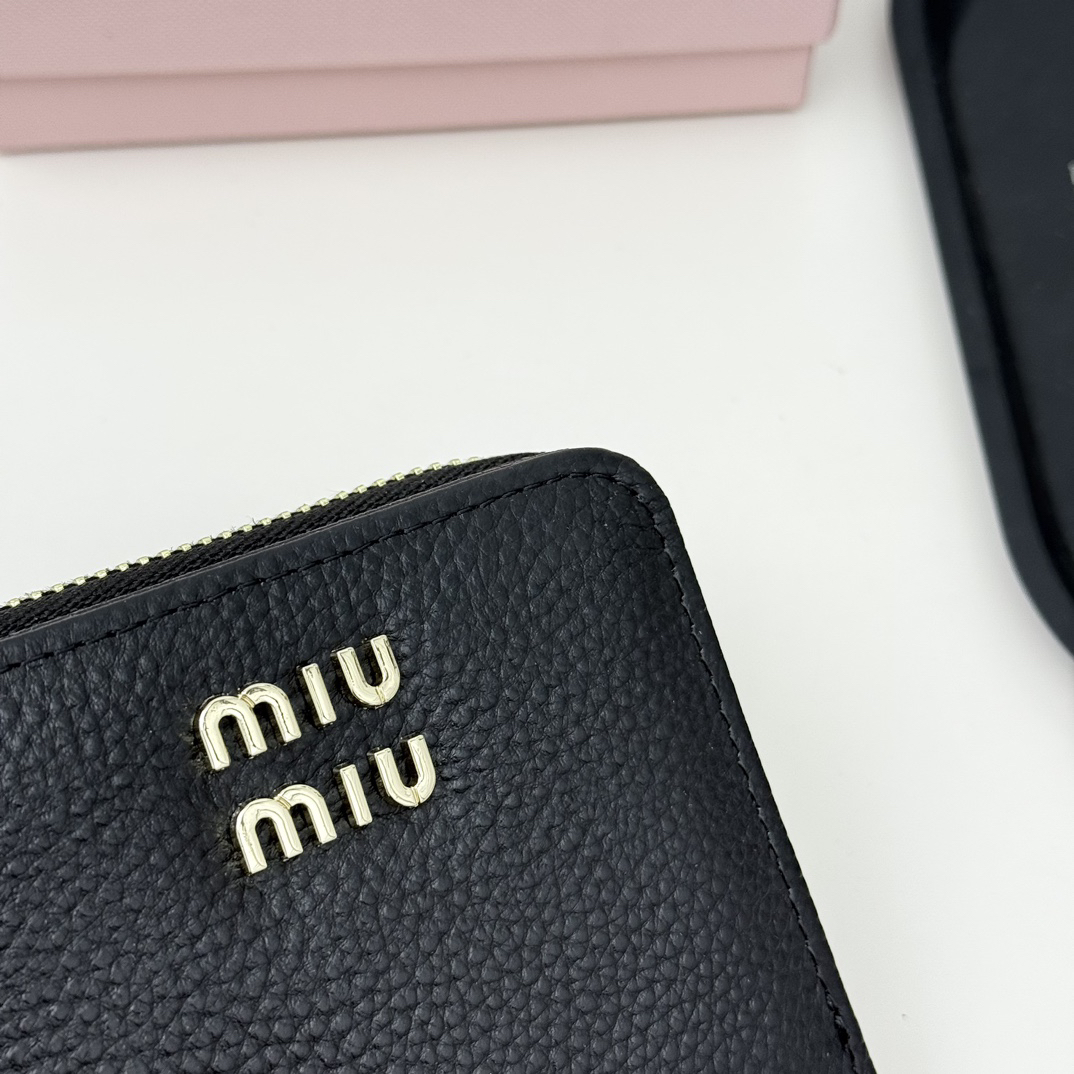 Miu Miu Small Leather Wallet - Image 6