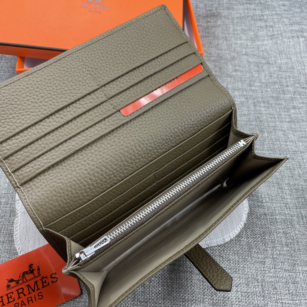 Hermes Women's Solid Color Bifold Leather Wallet - Image 6