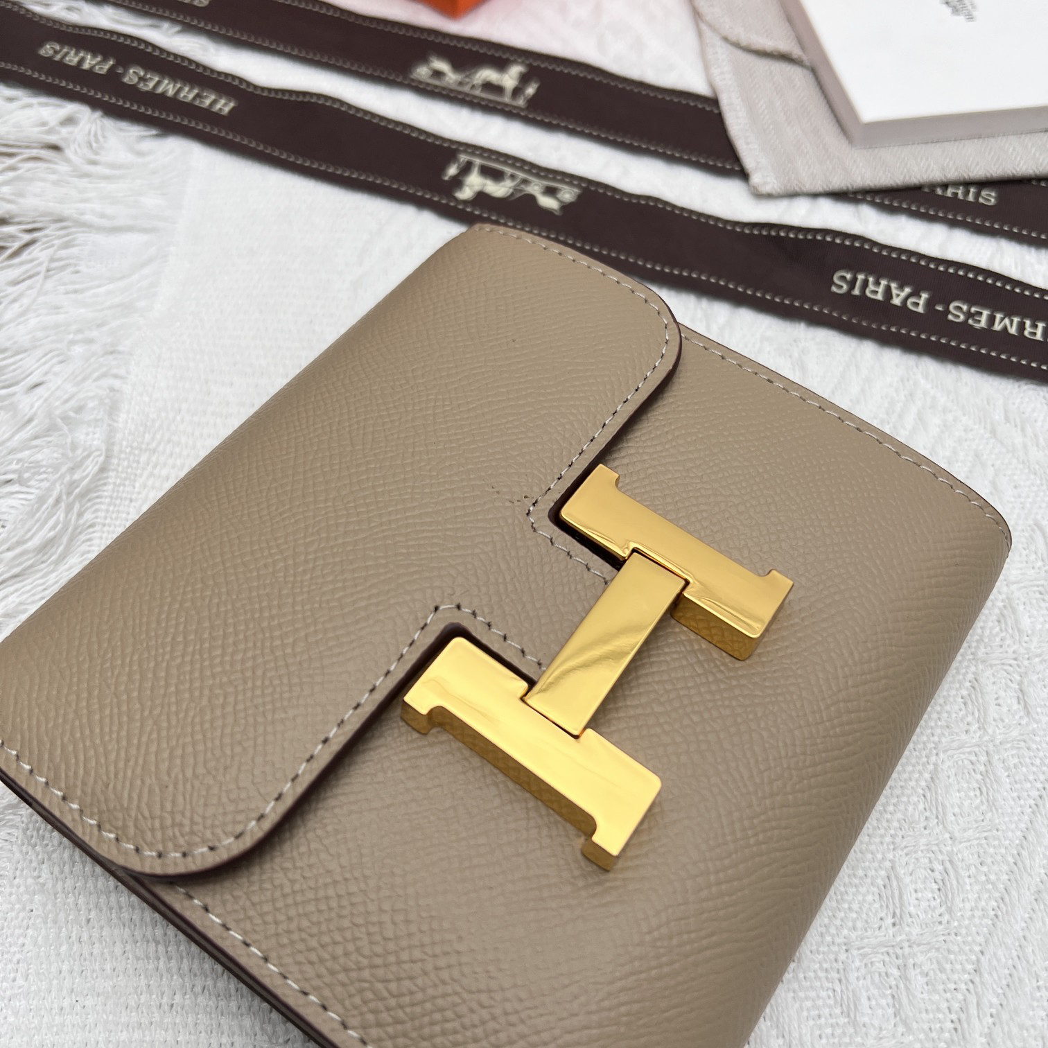 Hermès Constance 537 Palm-Grain Leather Shoulder Bag - Image 6
