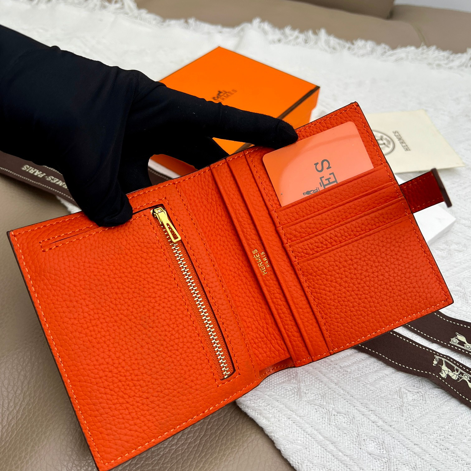 Hermes Leather Wallet with Metal Clasp - Image 6