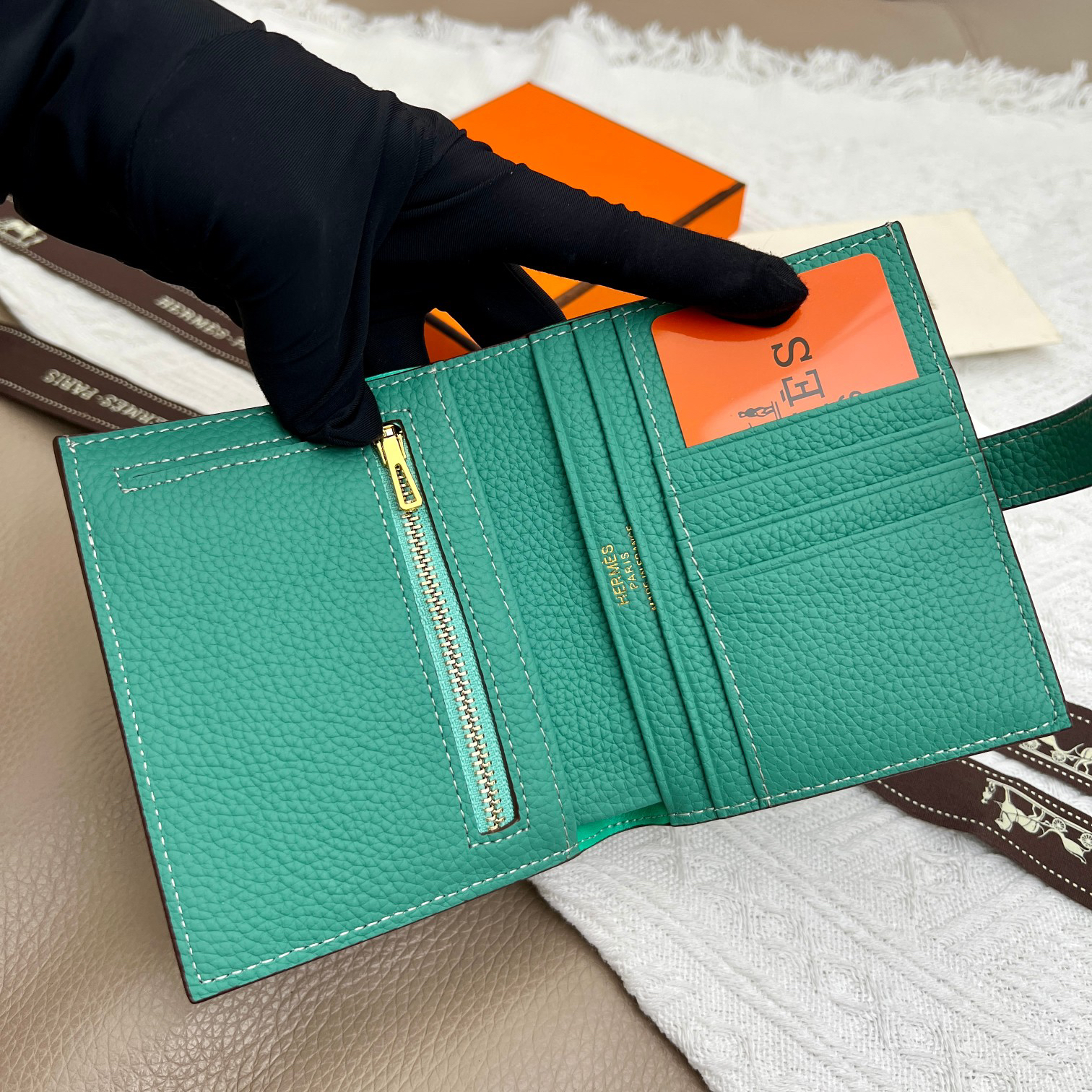 Hermès Leather Vertical Wallet, Style 5120 - Image 6