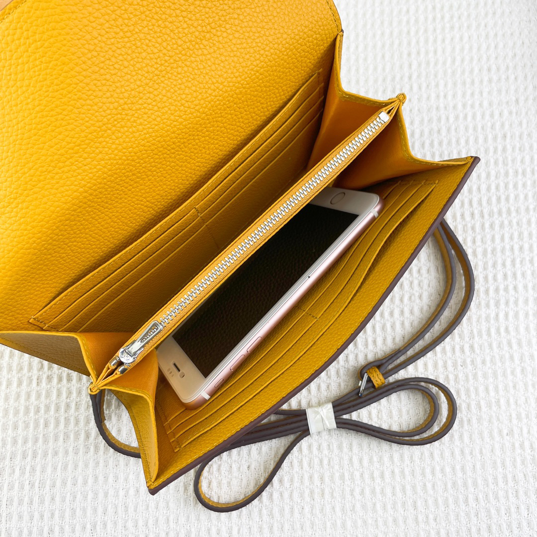 Hermès H538-2 Litchi-Grain Leather Shoulder Crossbody Bag - Image 6