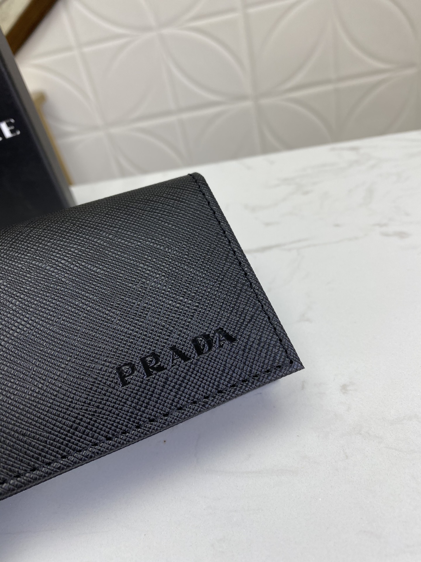 Prada Men's Leather Card Holder - Image 6