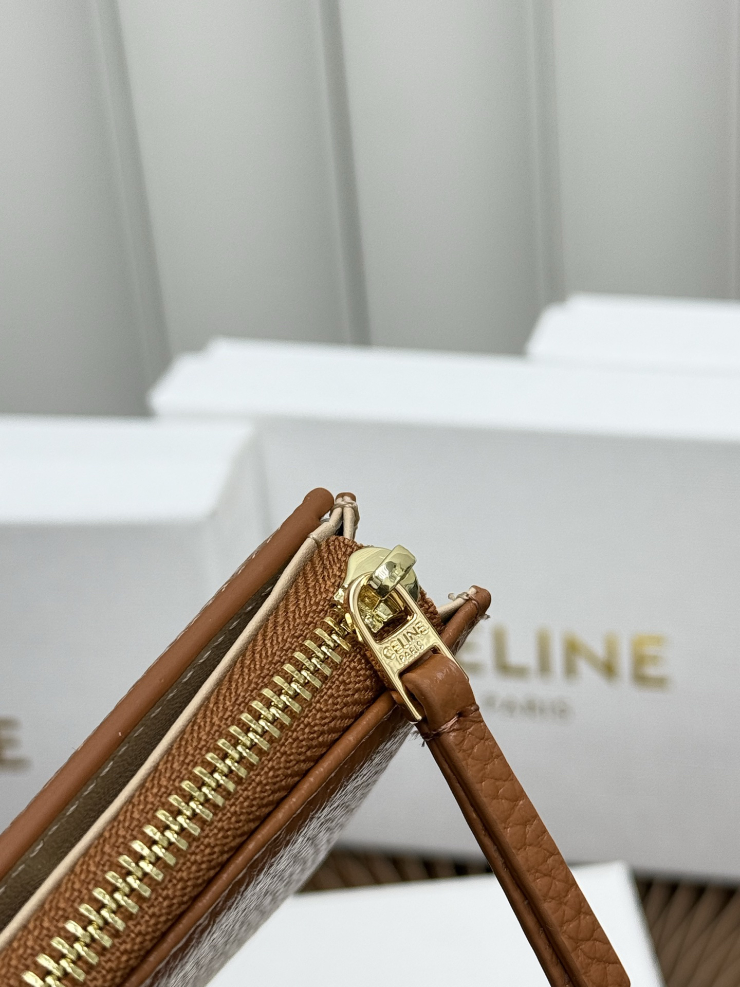 CELINE Short Leather Wallet - Image 6