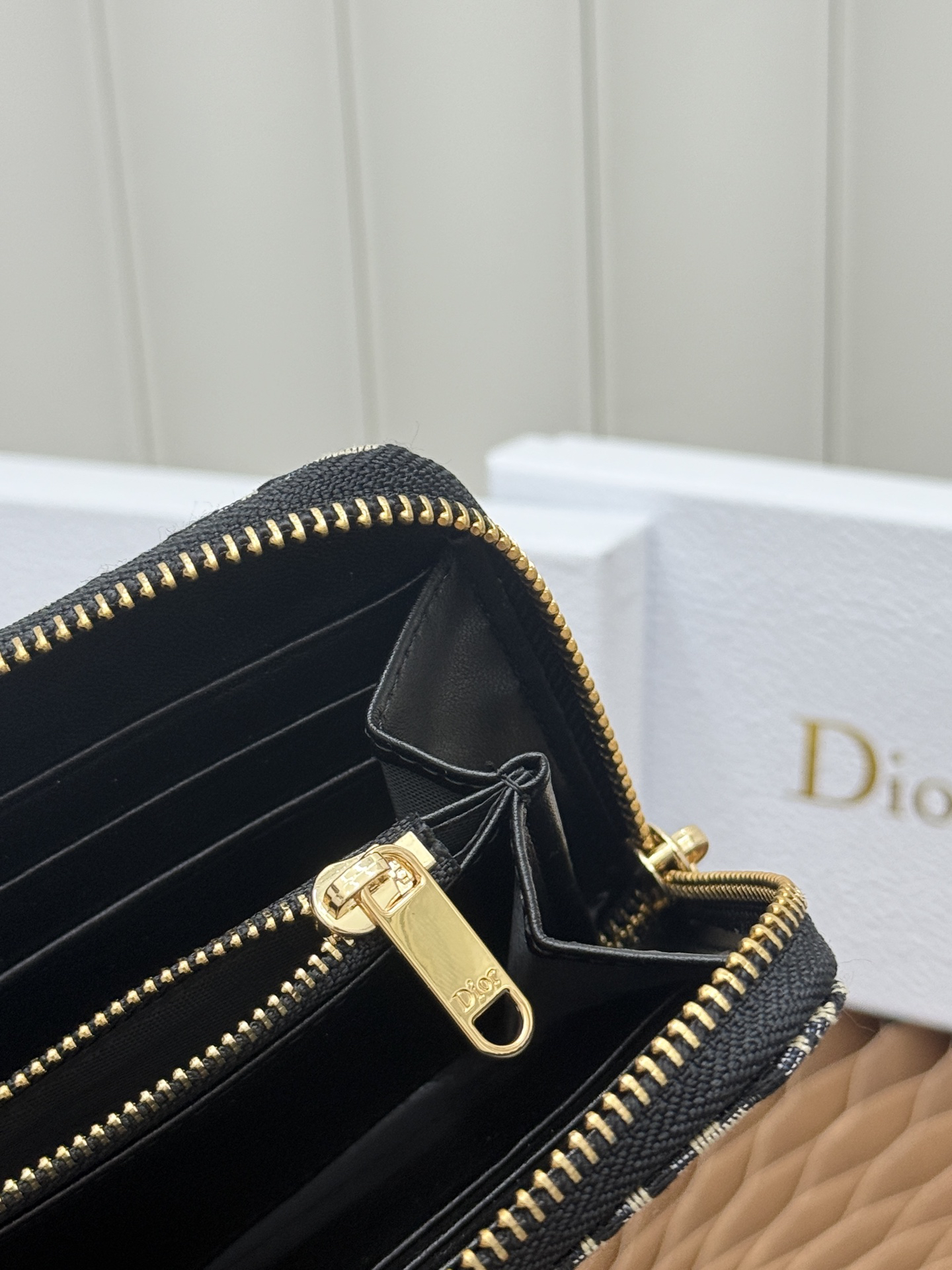 Dior Voyageur Slim Wallet in Blue Dior Oblique - Image 6