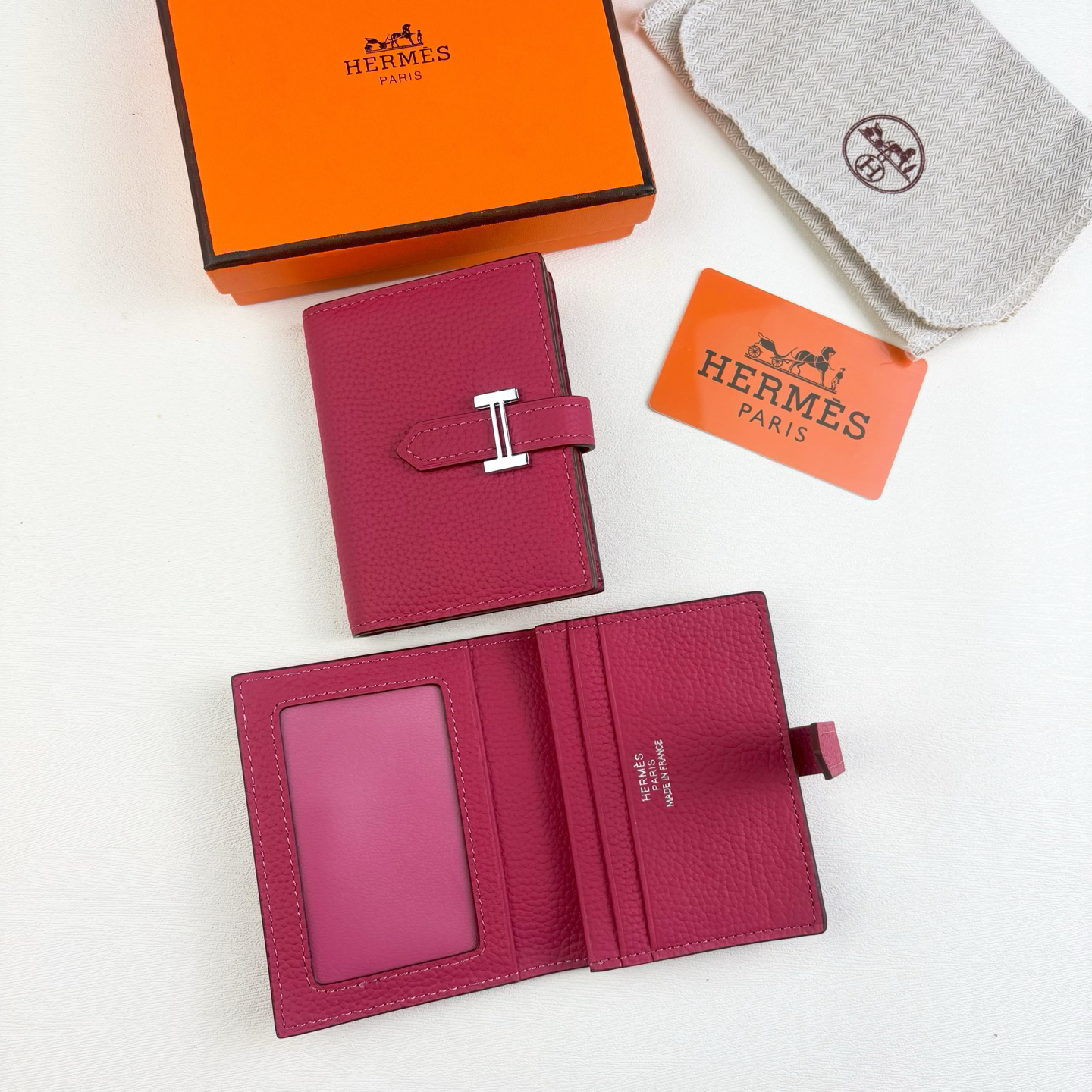 Hermès Togo Leather Card Holder with H-Lock - Image 6