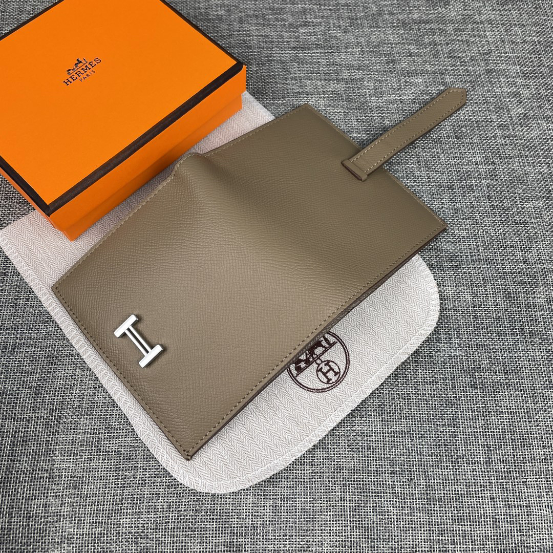 Hermes Palm-Grain Leather Vertical Wallet - Image 6
