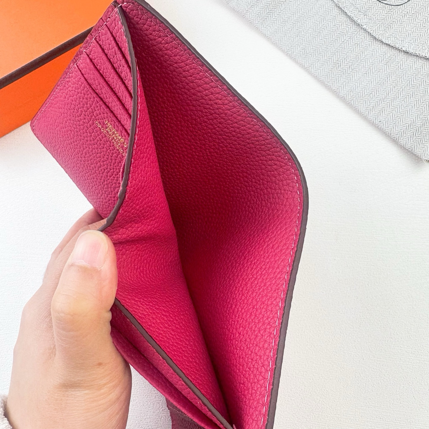 Hermès Togo Calfskin Wallet with Gold-Tone Clasp - Image 6